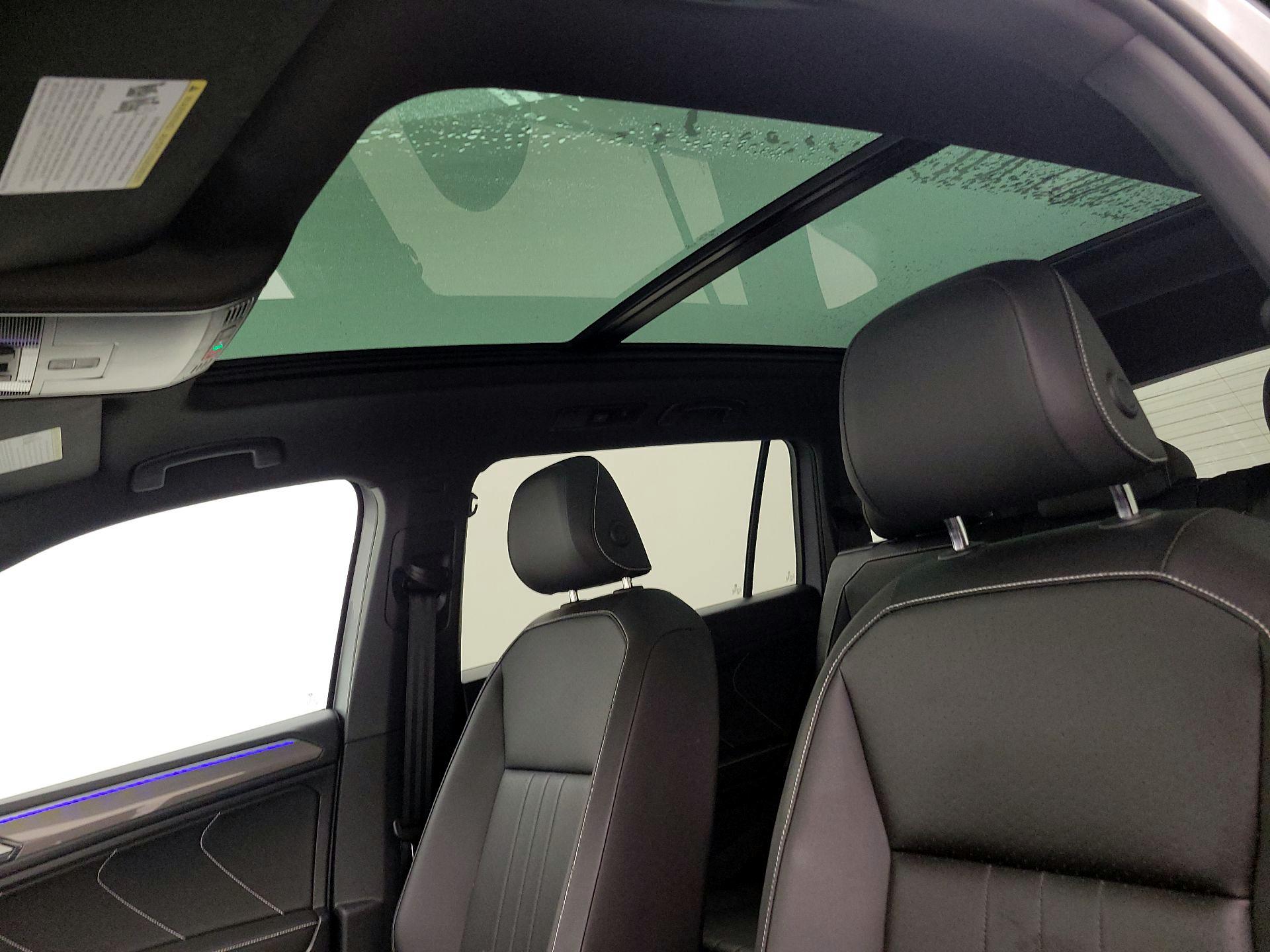 Thumbnail: 2022 Volkswagen Tiguan - 19