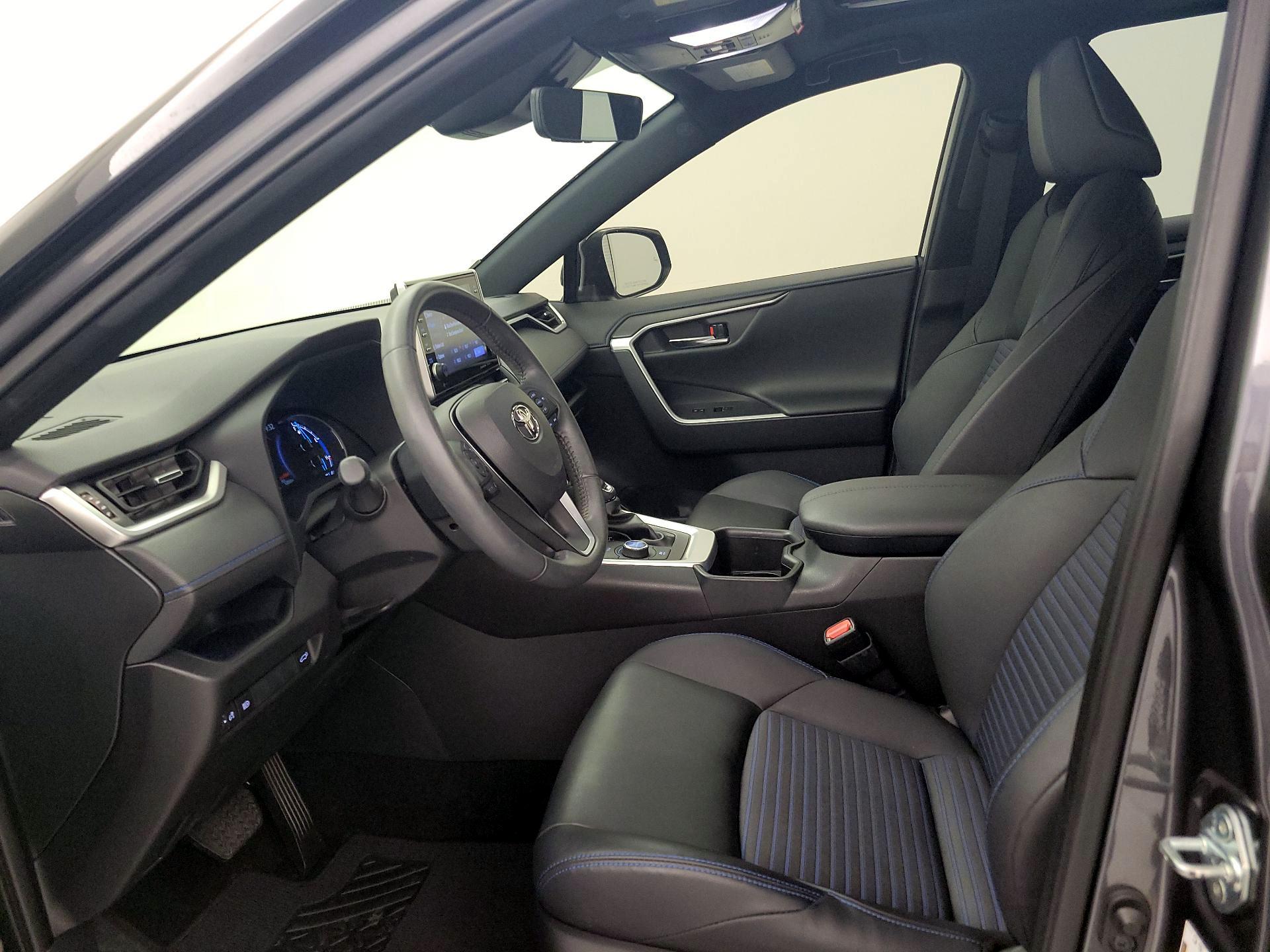 Thumbnail: 2022 Toyota RAV4 - 11