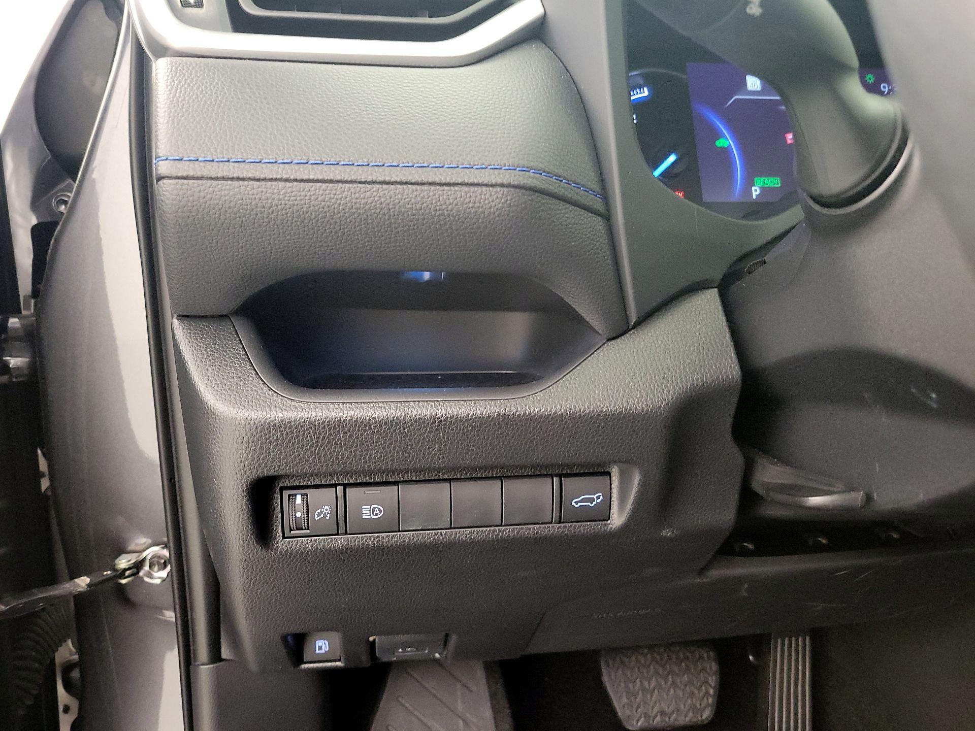 Thumbnail: 2022 Toyota RAV4 - 13