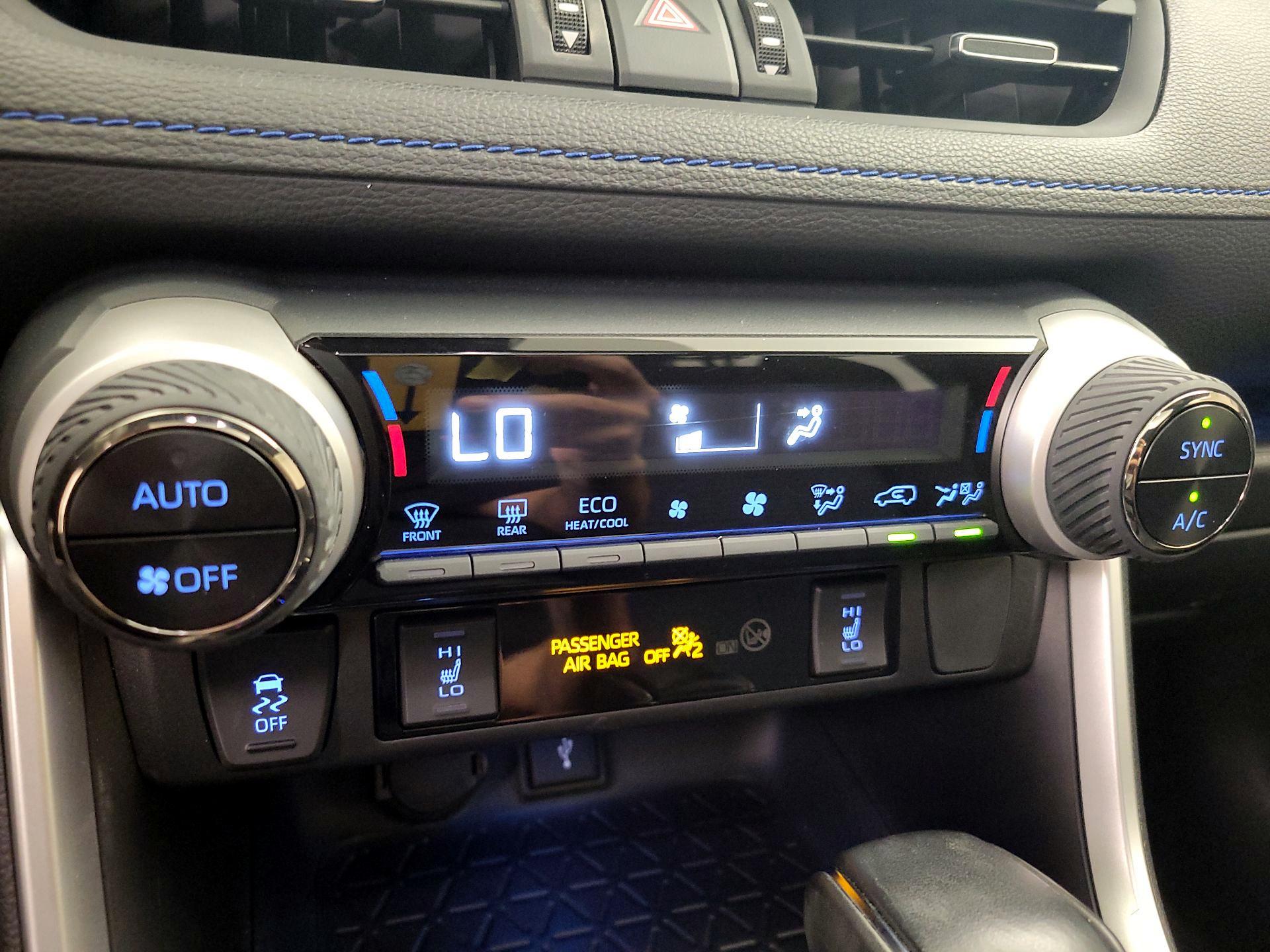 Thumbnail: 2022 Toyota RAV4 - 16