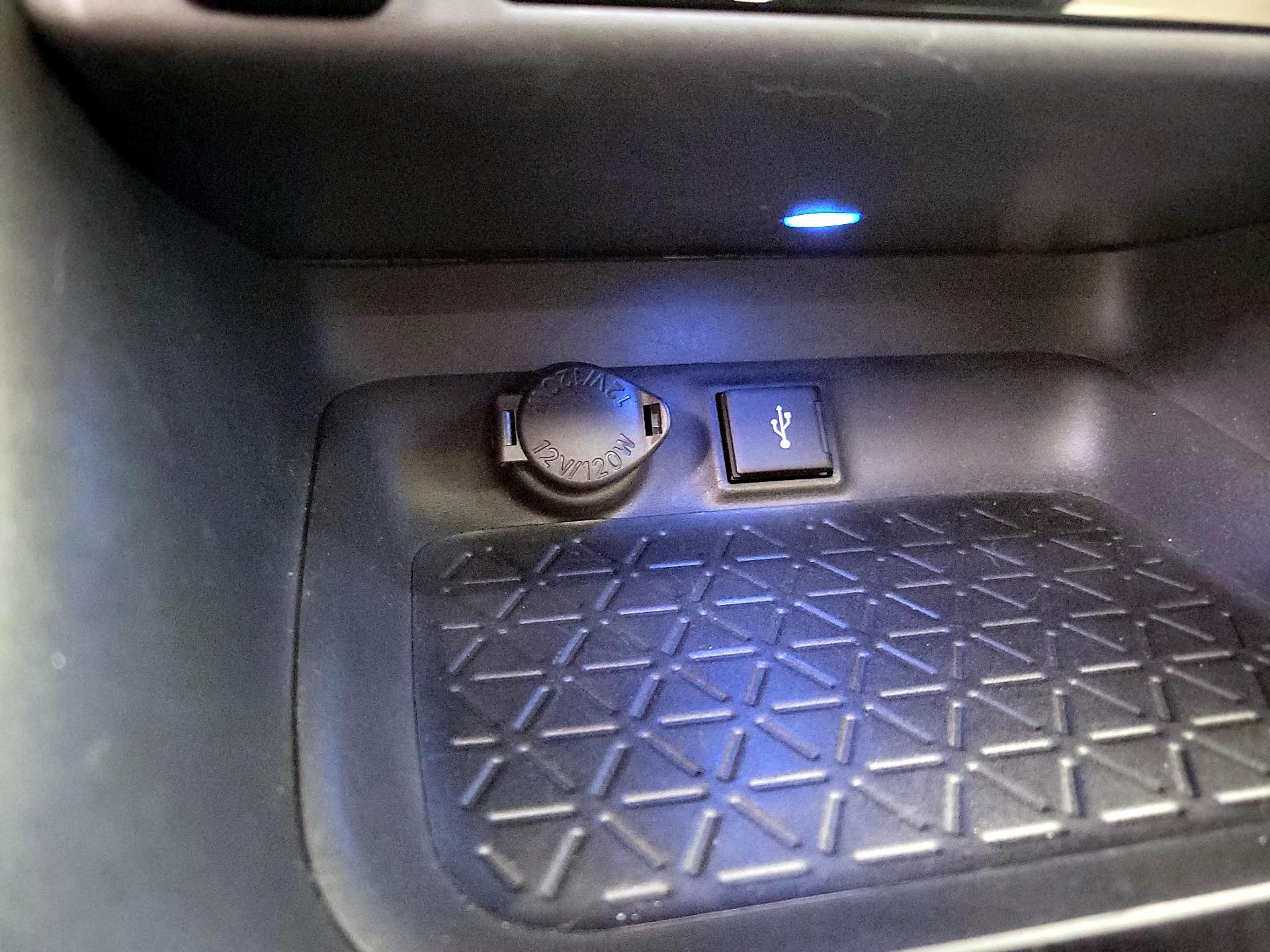 Thumbnail: 2022 Toyota RAV4 - 18