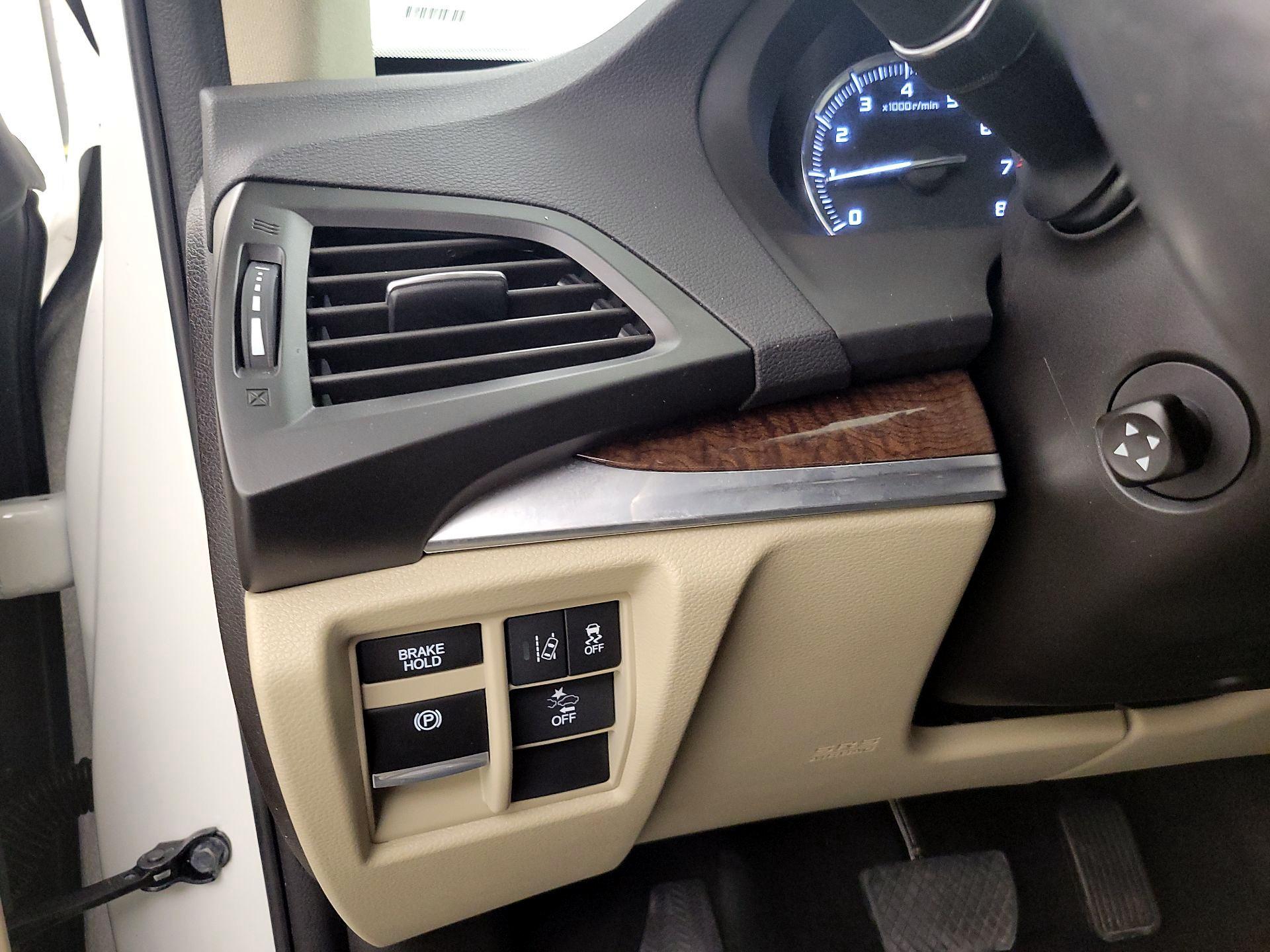 Thumbnail: 2018 Acura MDX - 13