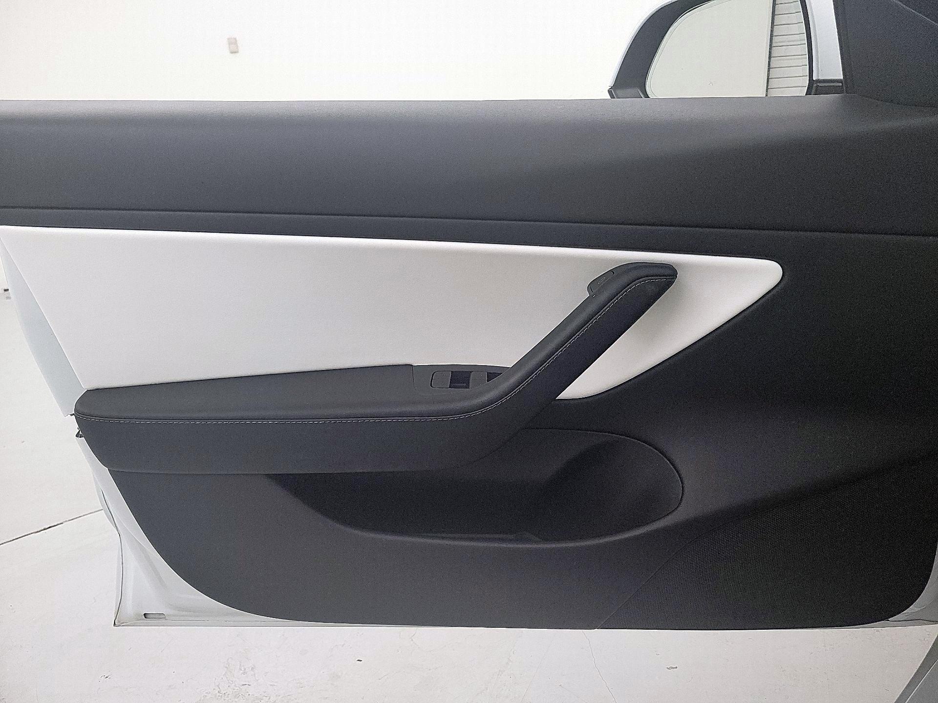 Thumbnail: 2021 Tesla Model 3 - 12