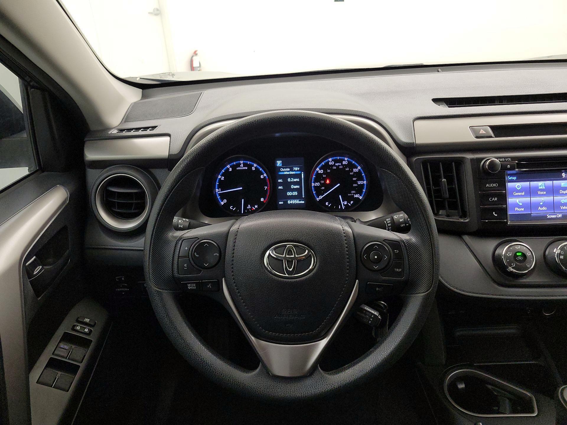 Thumbnail: 2017 Toyota RAV4 - 10