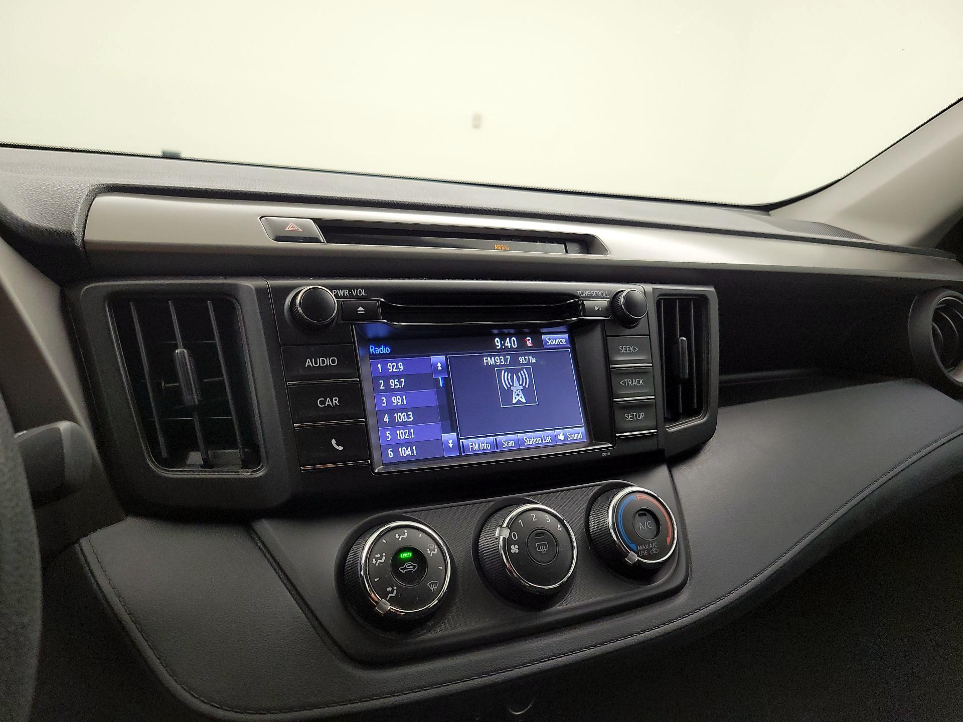 Thumbnail: 2017 Toyota RAV4 - 15