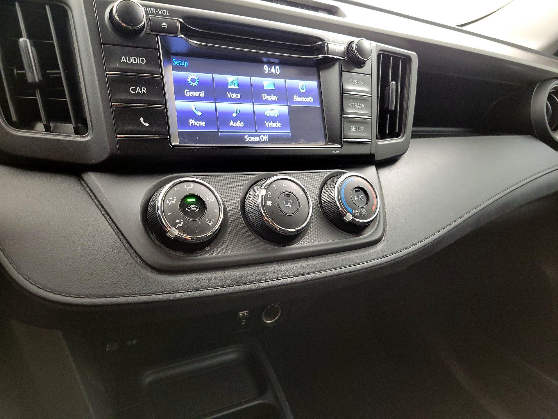 Thumbnail: 2017 Toyota RAV4 - 16