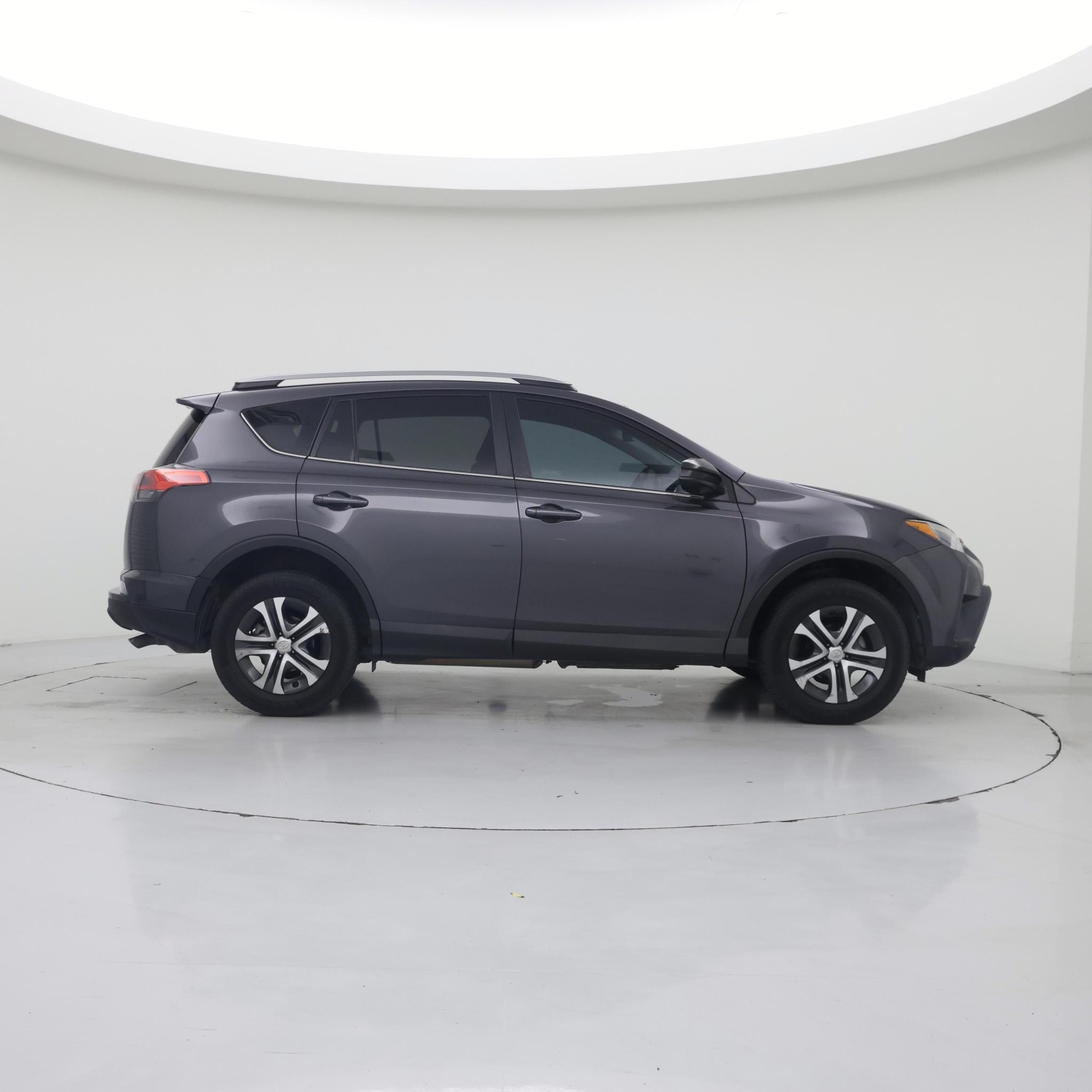 Thumbnail: 2017 Toyota RAV4 - 7