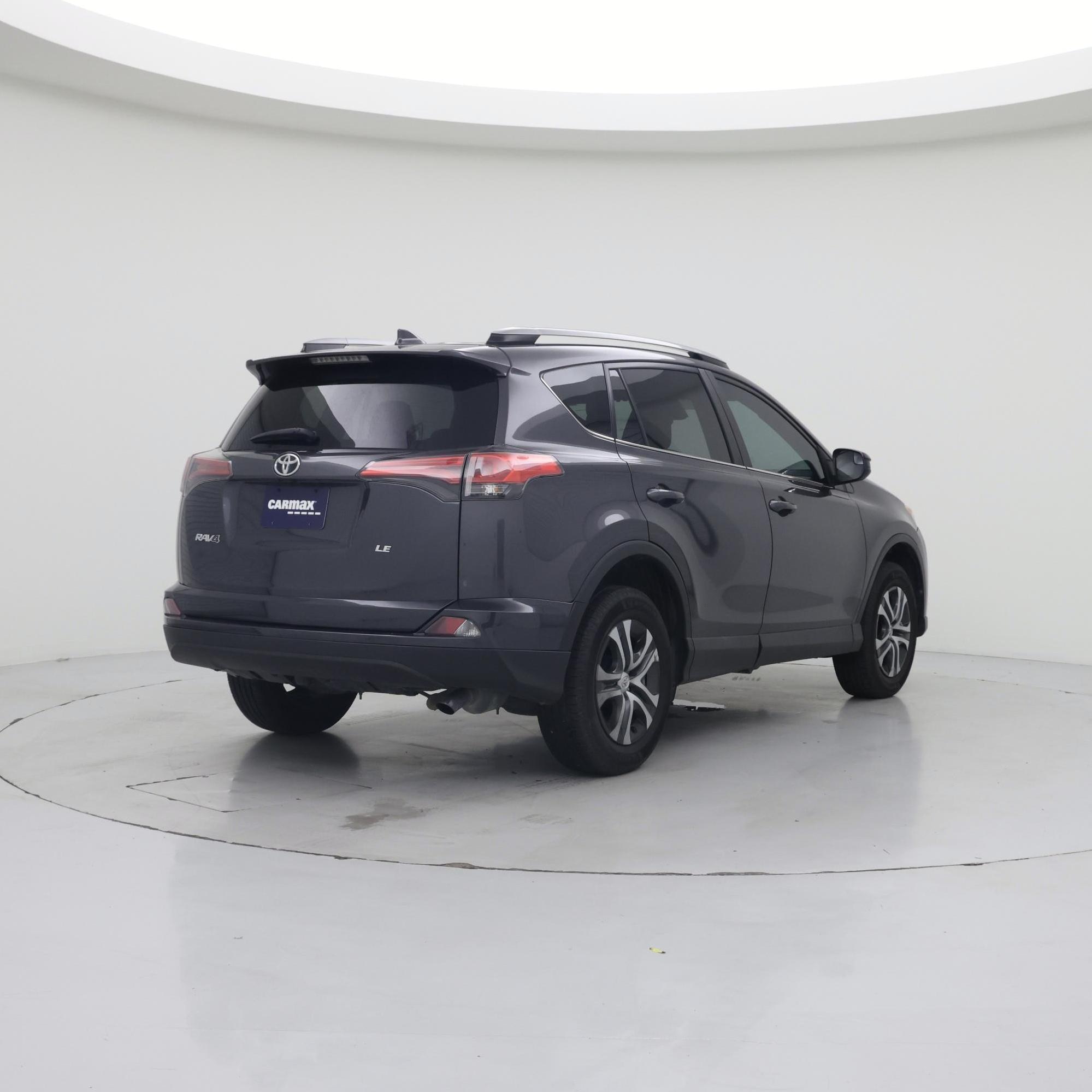 Thumbnail: 2017 Toyota RAV4 - 8