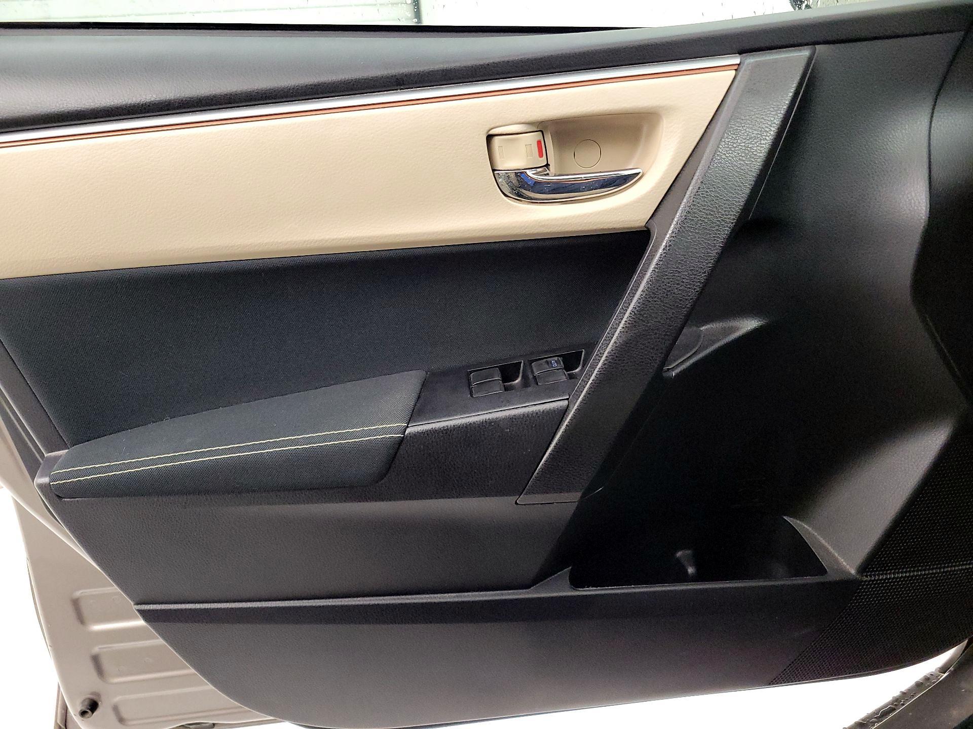 Thumbnail: 2016 Toyota Corolla - 12