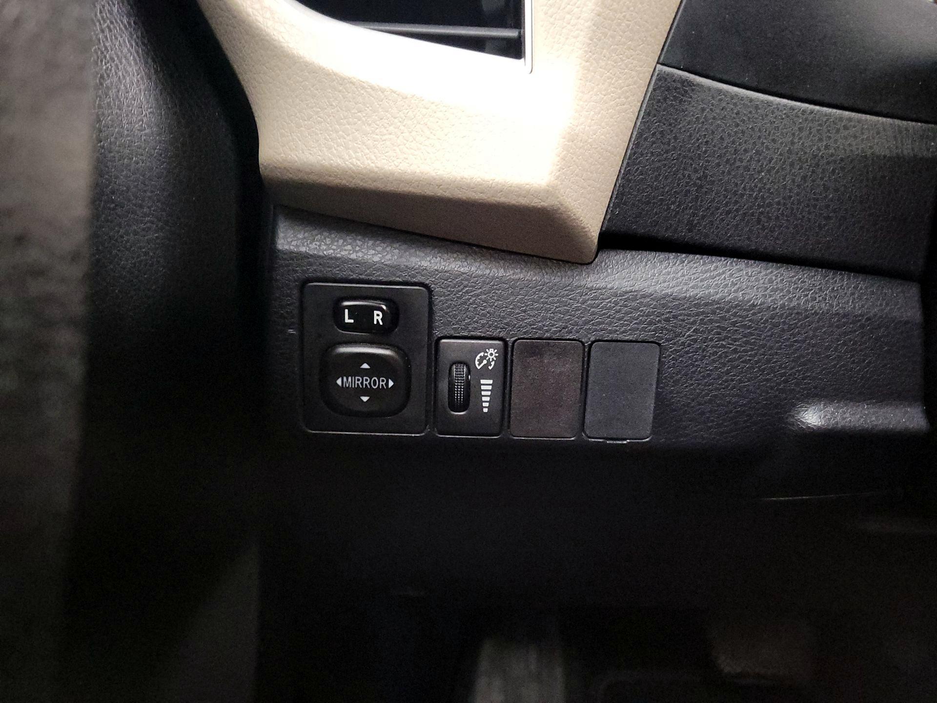 Thumbnail: 2016 Toyota Corolla - 13