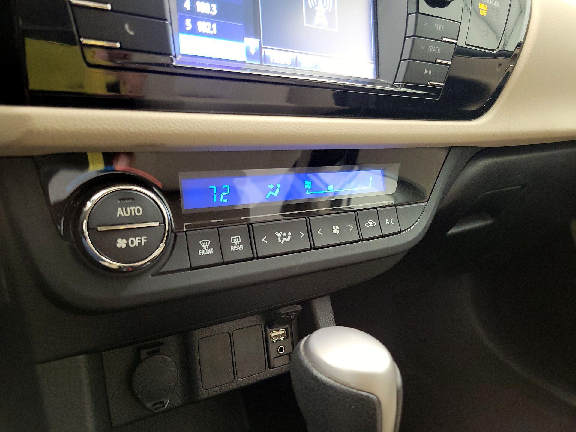 Thumbnail: 2016 Toyota Corolla - 16