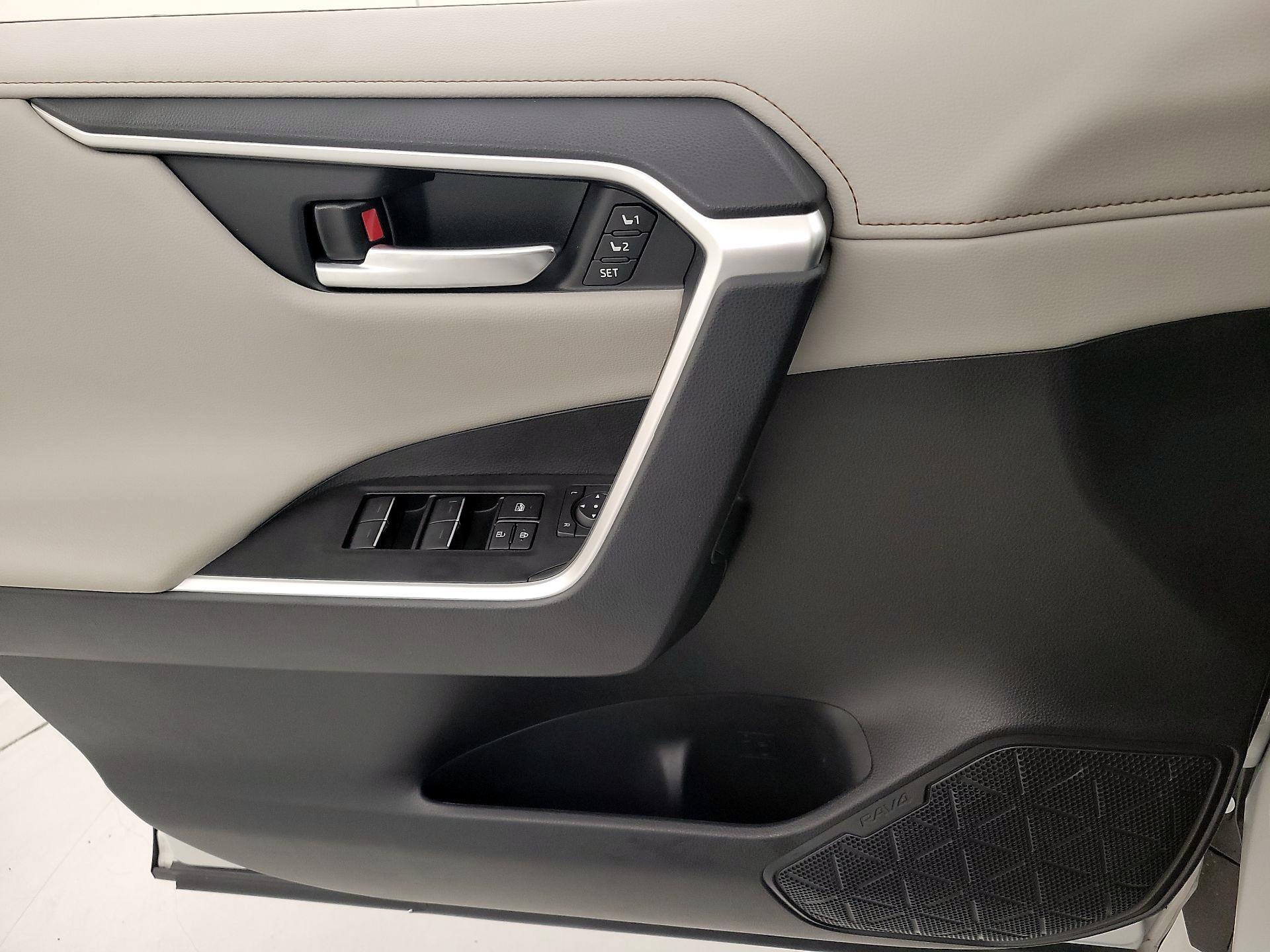 Thumbnail: 2025 Toyota RAV4 - 12