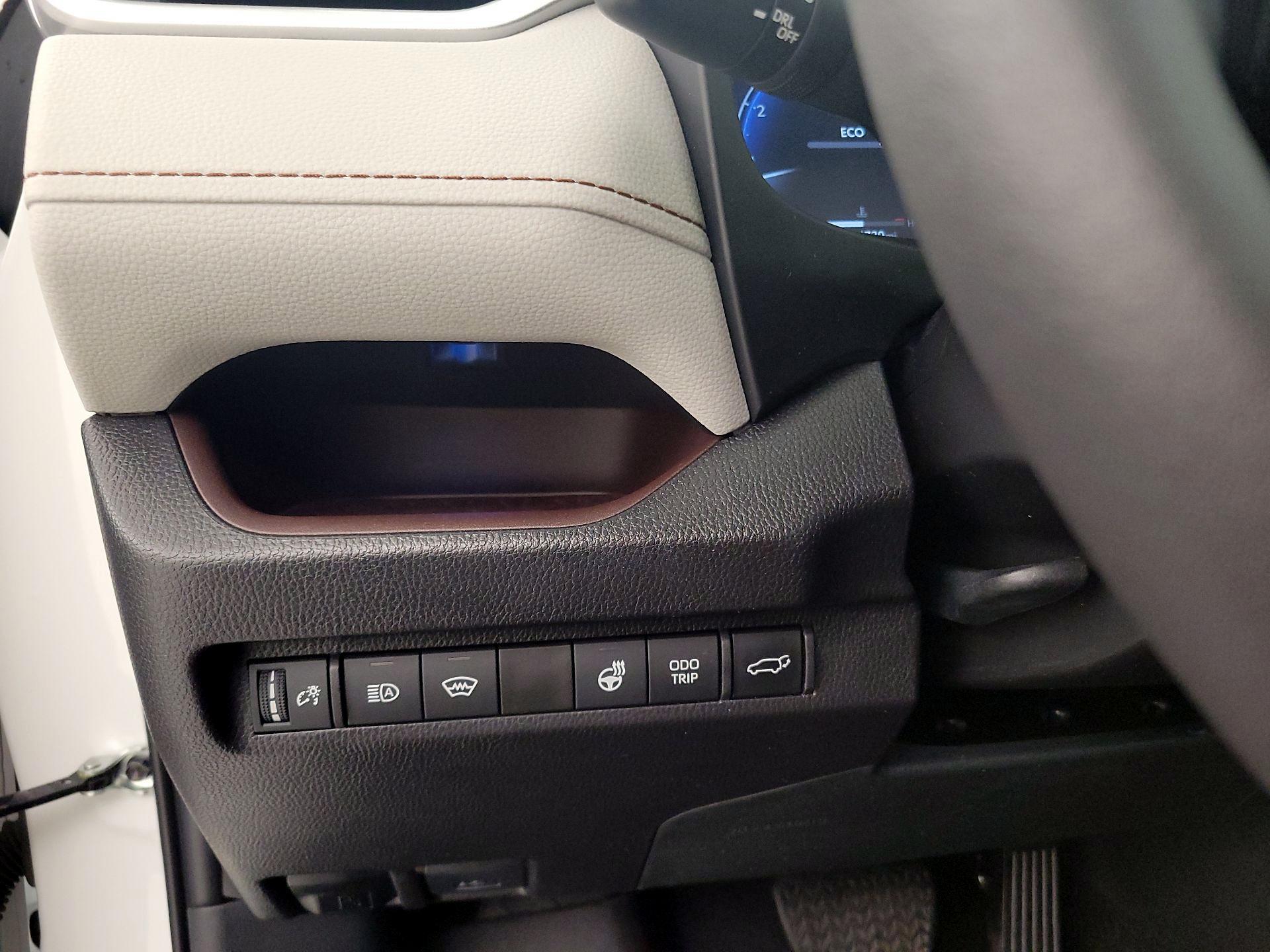 Thumbnail: 2025 Toyota RAV4 - 13