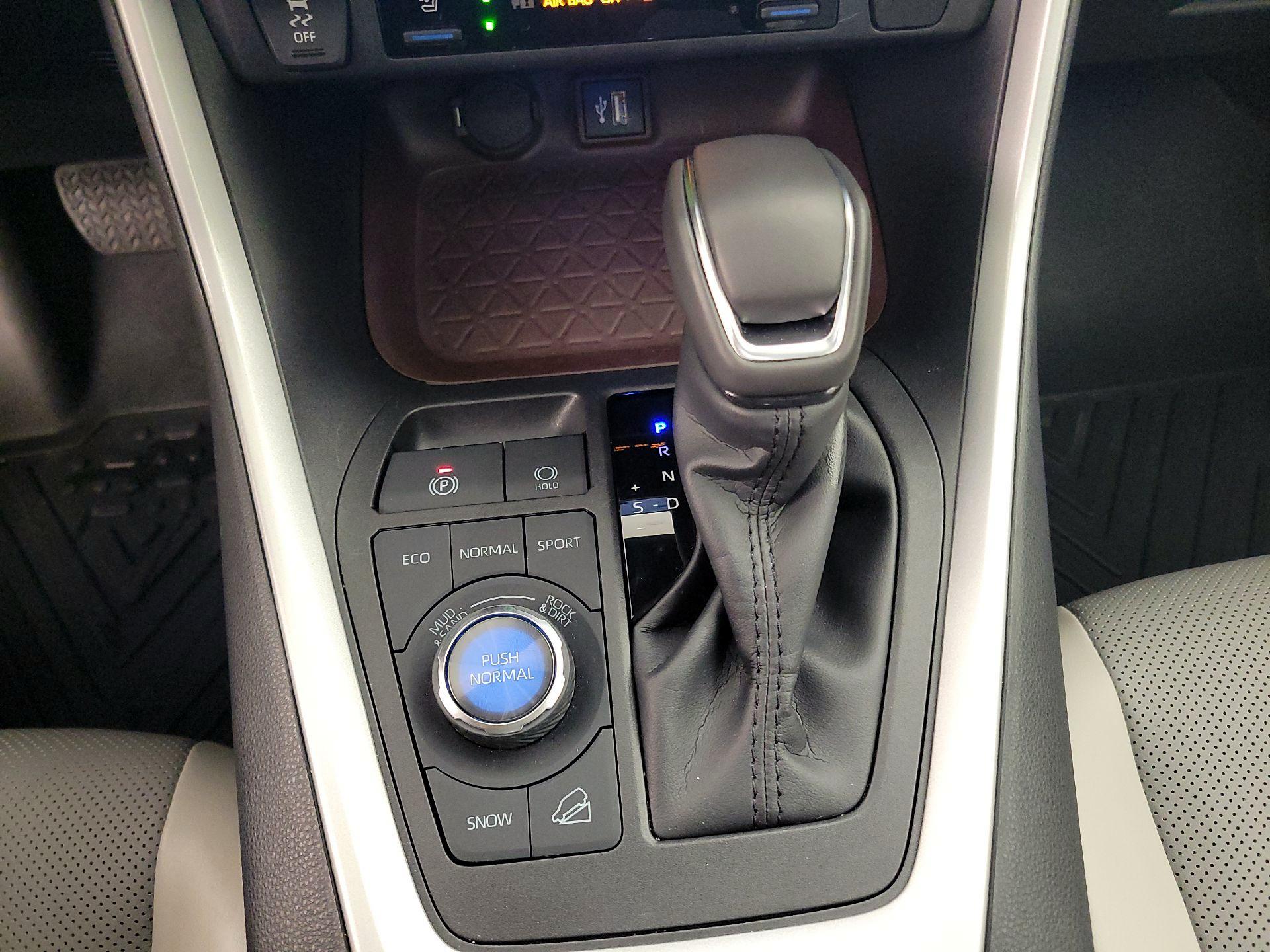 Thumbnail: 2025 Toyota RAV4 - 17