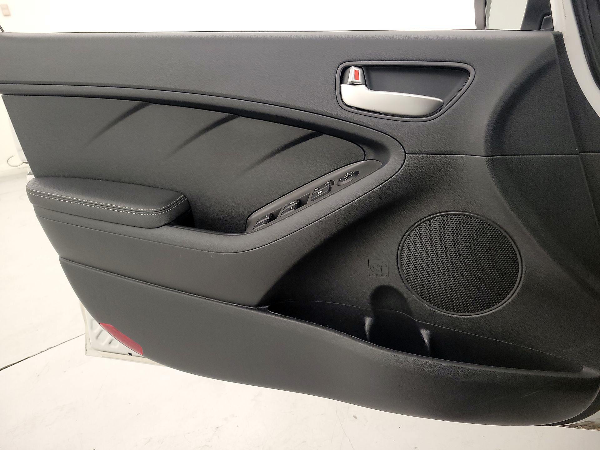 Thumbnail: 2018 Kia Forte - 12
