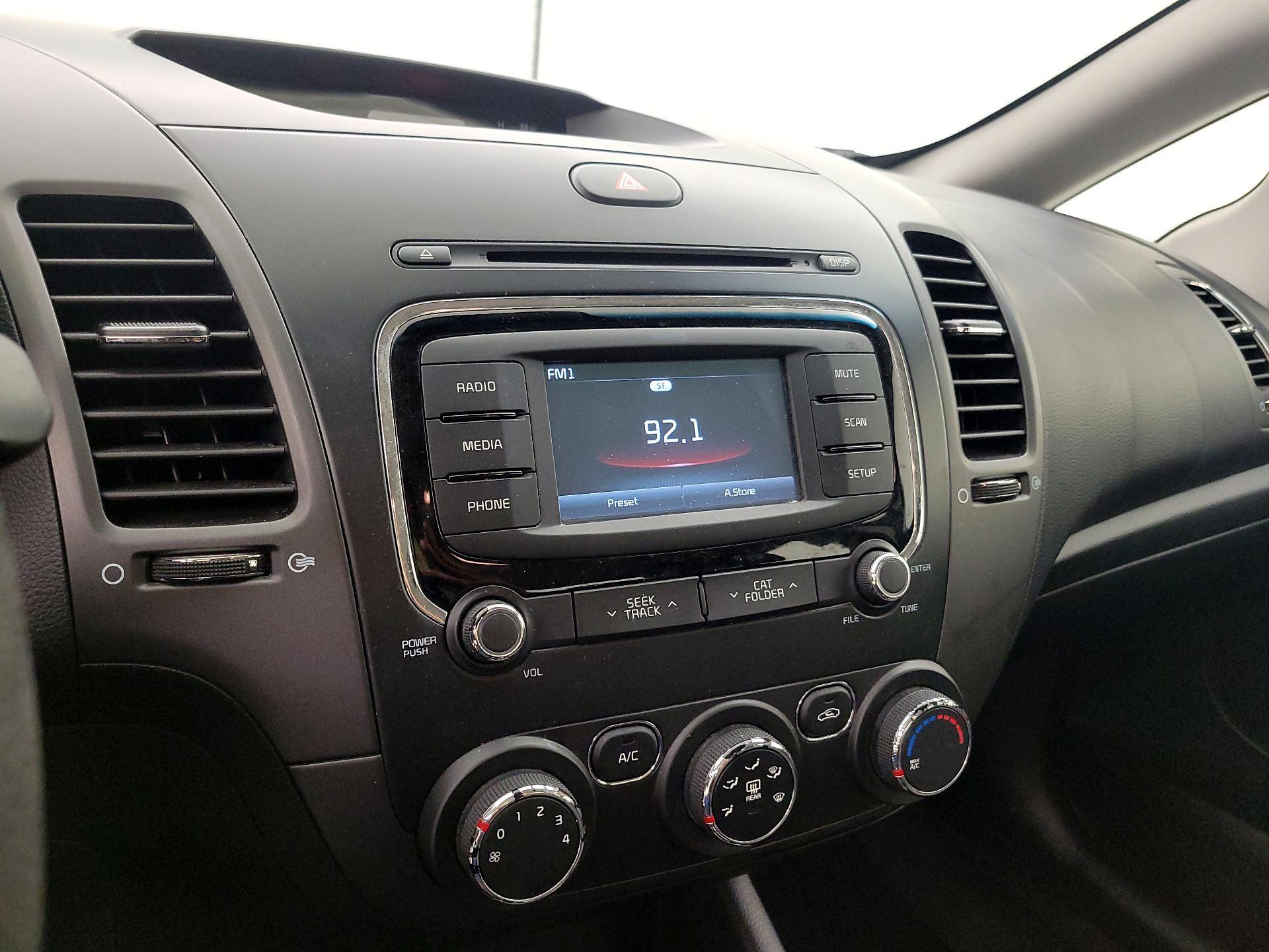 Thumbnail: 2018 Kia Forte - 15