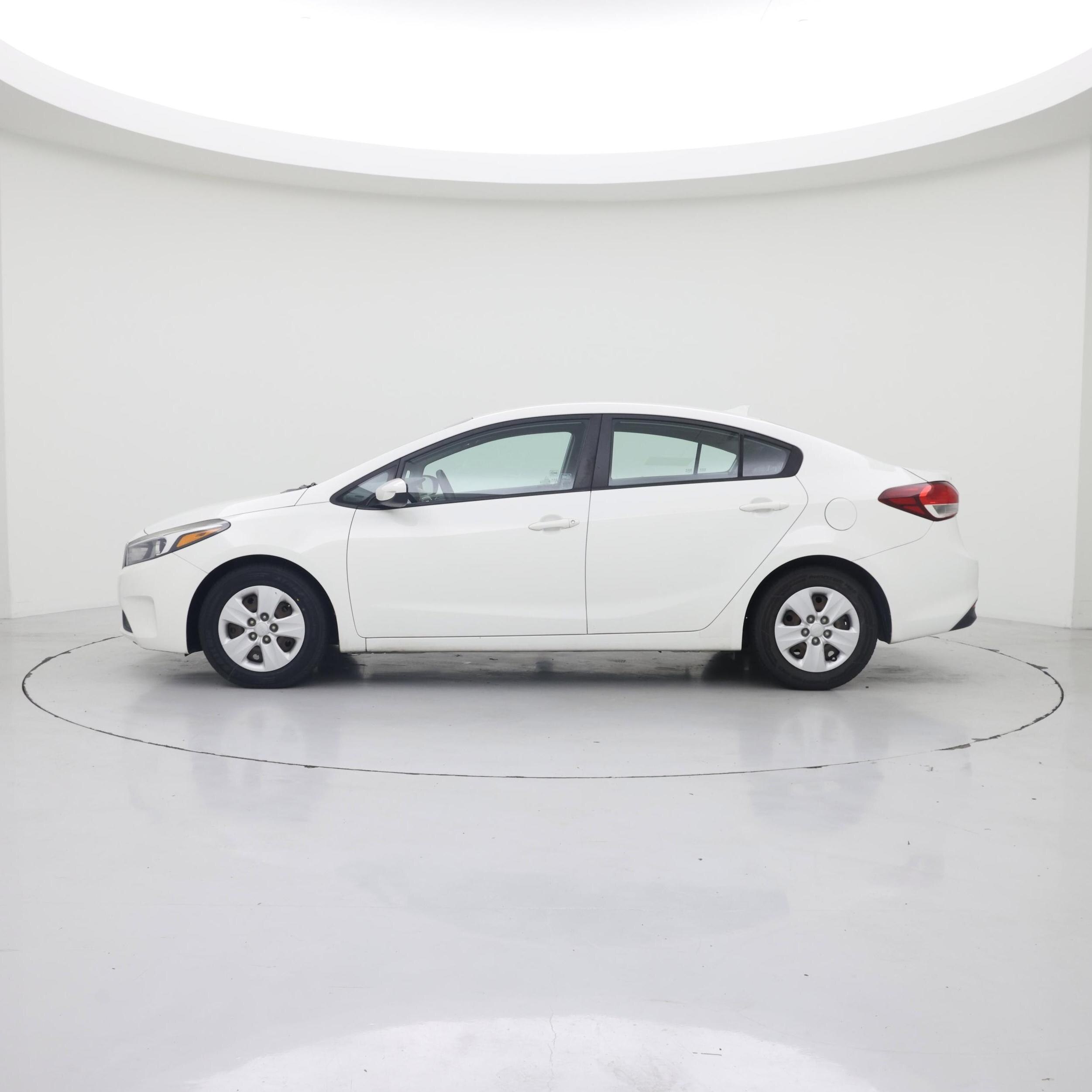 Thumbnail: 2018 Kia Forte - 3