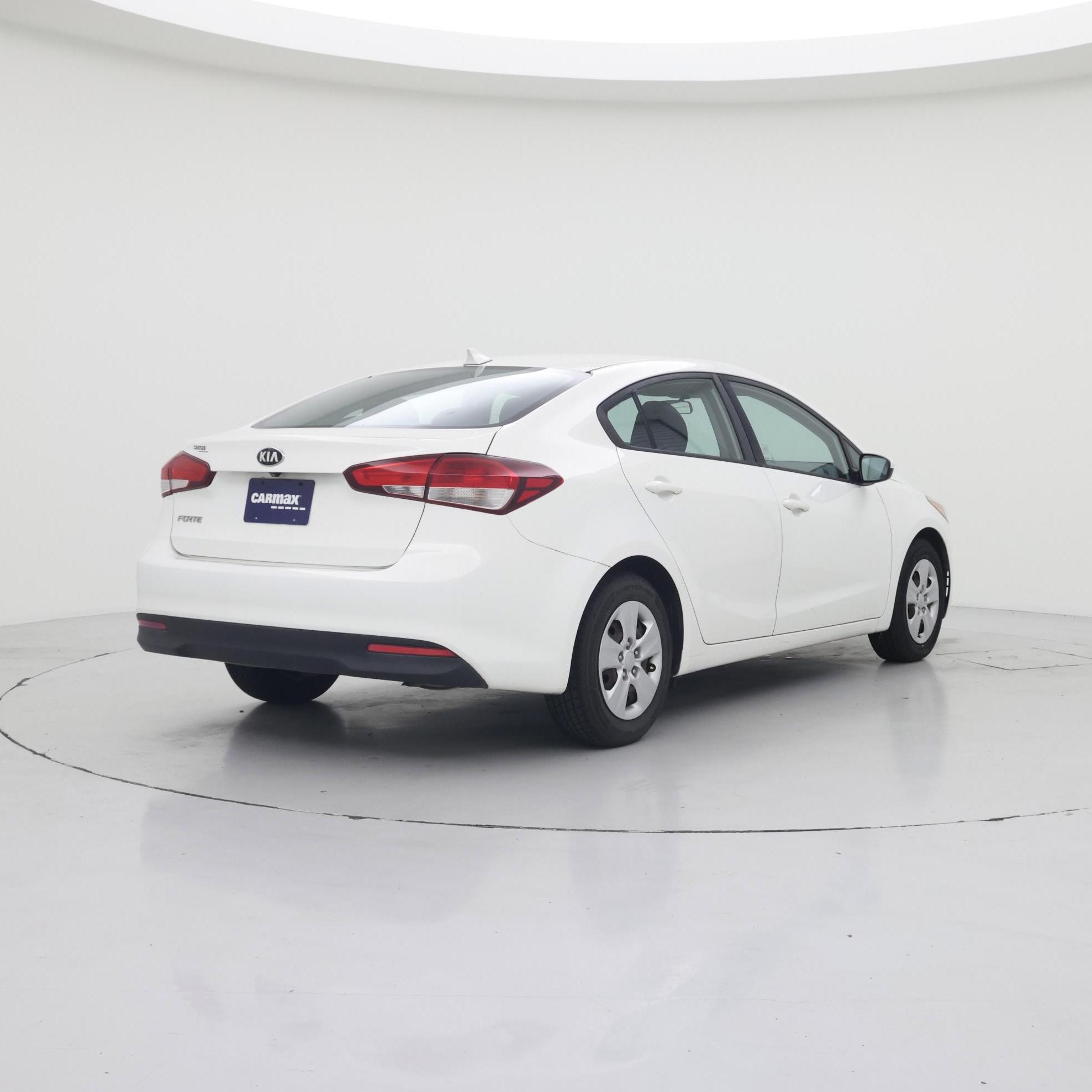 Thumbnail: 2018 Kia Forte - 8