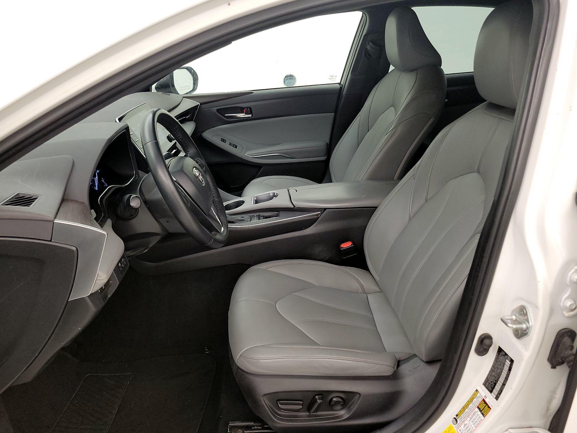 Thumbnail: 2022 Toyota Avalon - 11