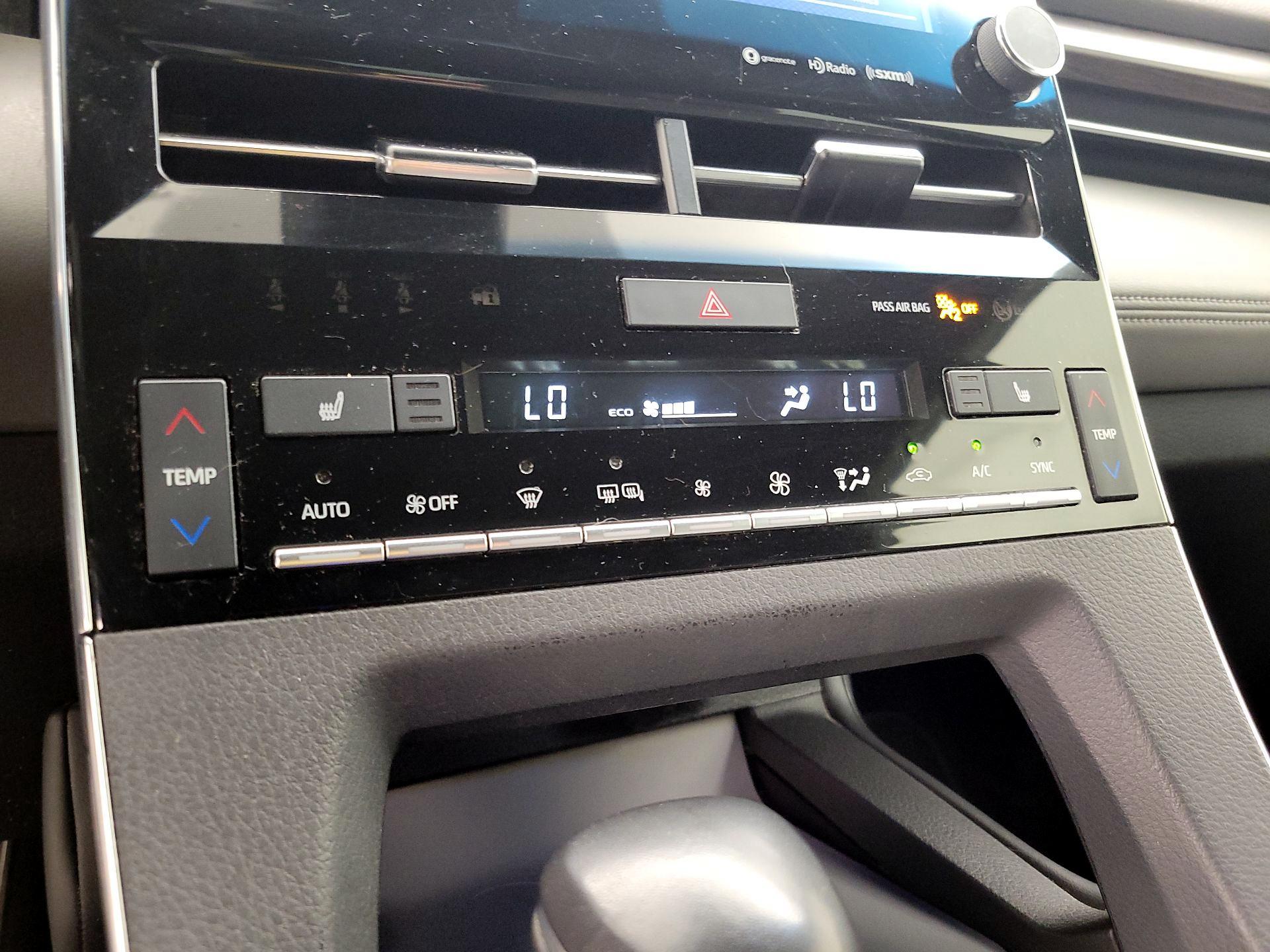 Thumbnail: 2022 Toyota Avalon - 16