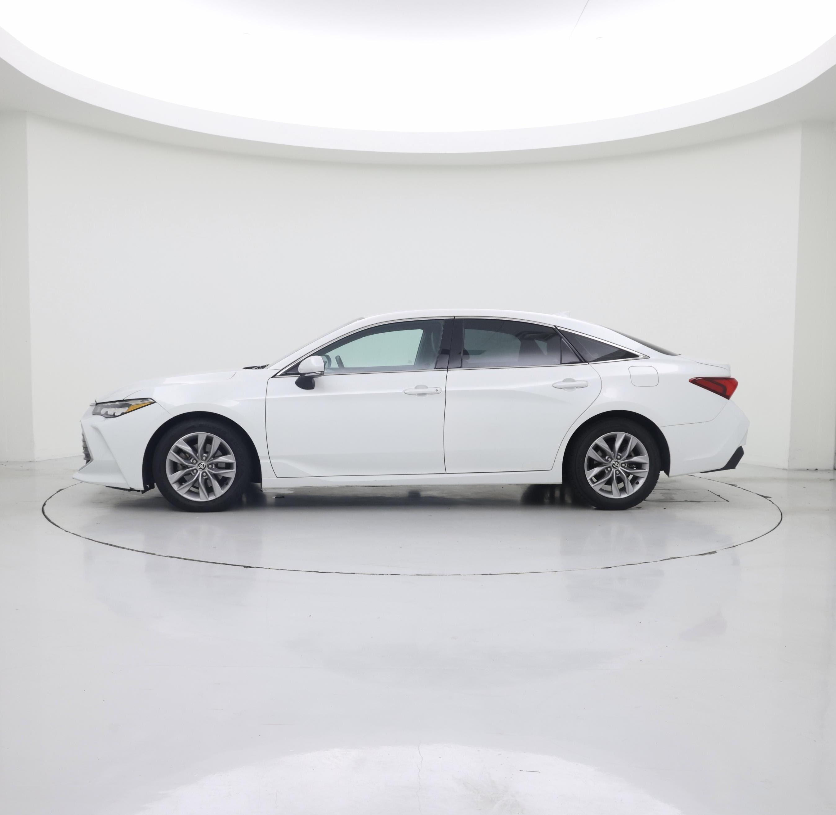 Thumbnail: 2022 Toyota Avalon - 3