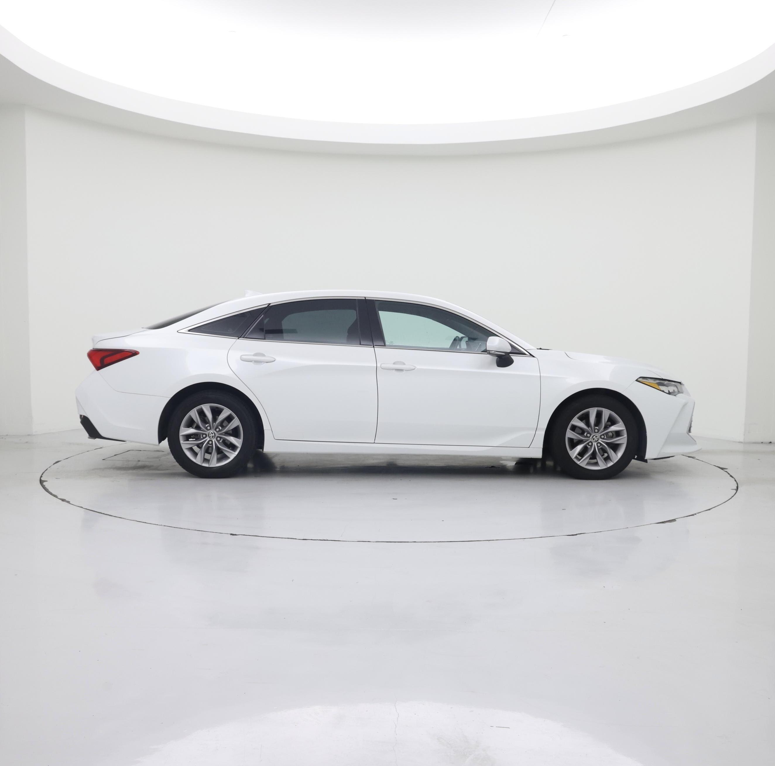 Thumbnail: 2022 Toyota Avalon - 7