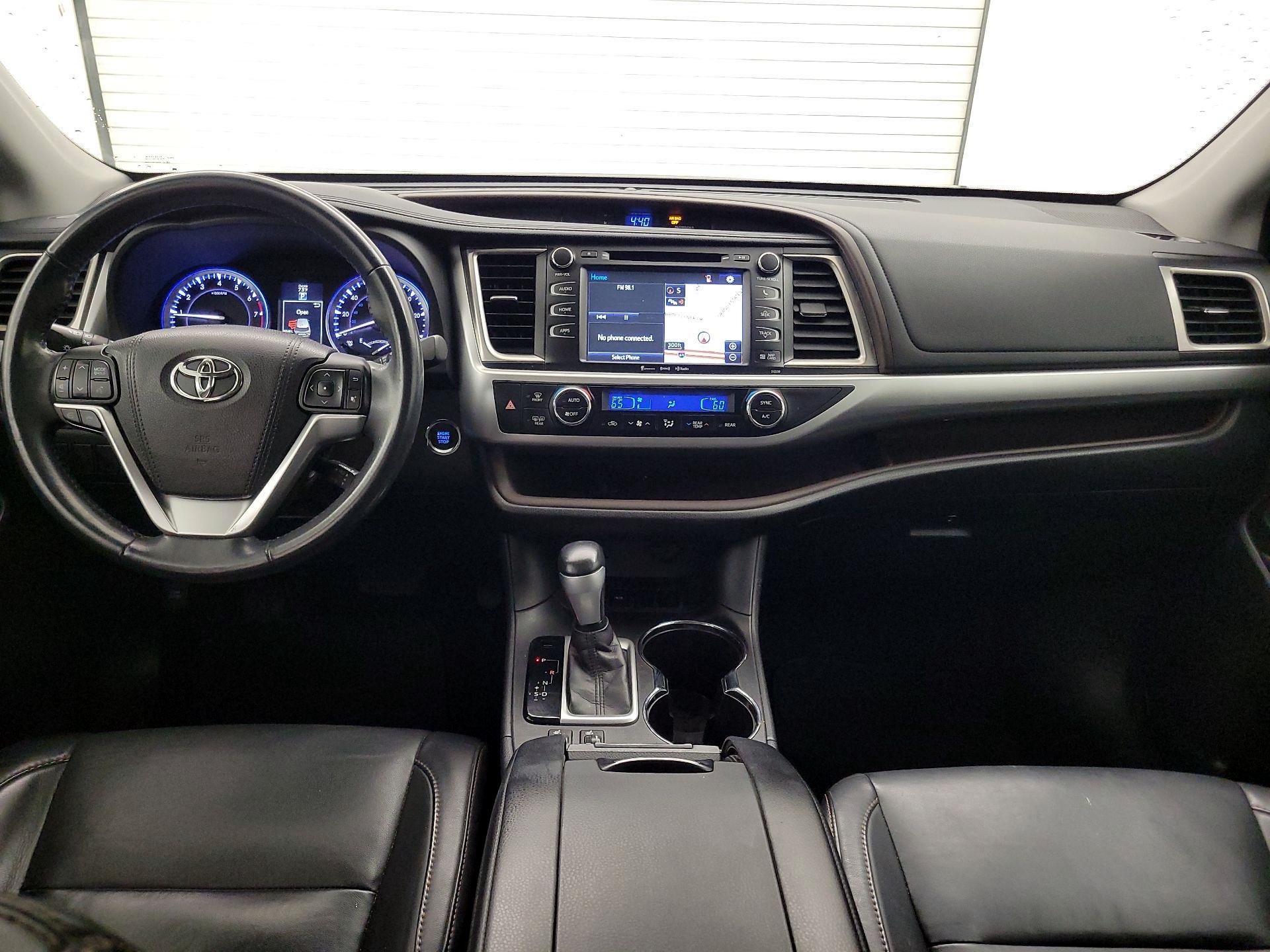 Thumbnail: 2016 Toyota Highlander - 9