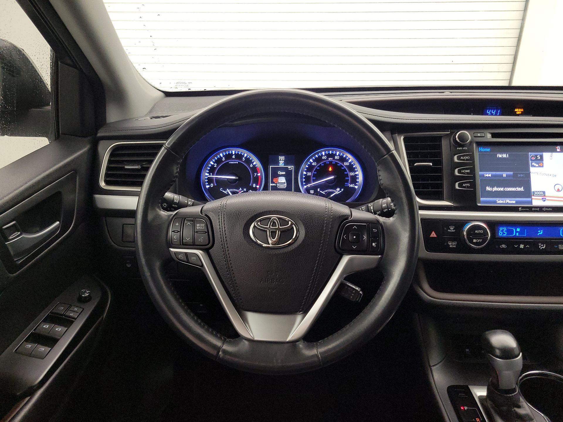 Thumbnail: 2016 Toyota Highlander - 10