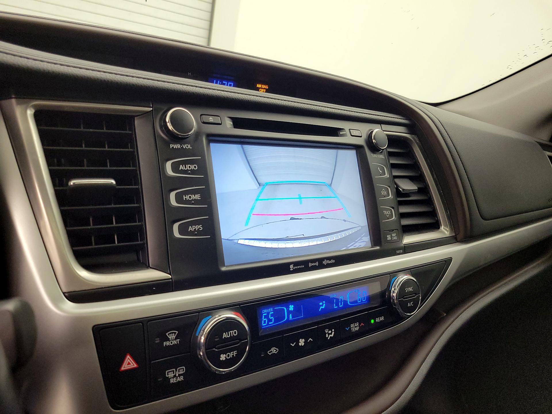 Thumbnail: 2016 Toyota Highlander - 15