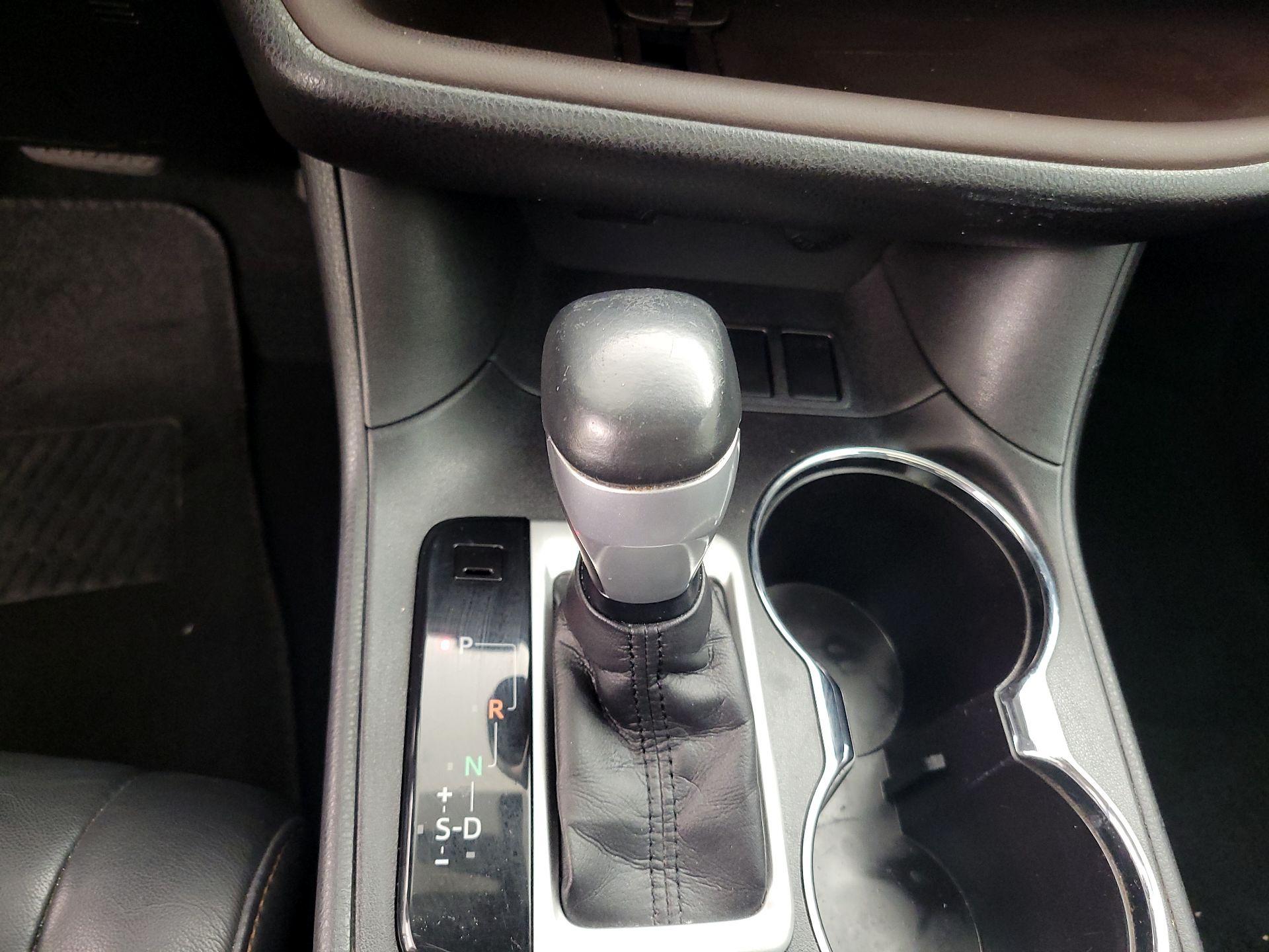 Thumbnail: 2016 Toyota Highlander - 18