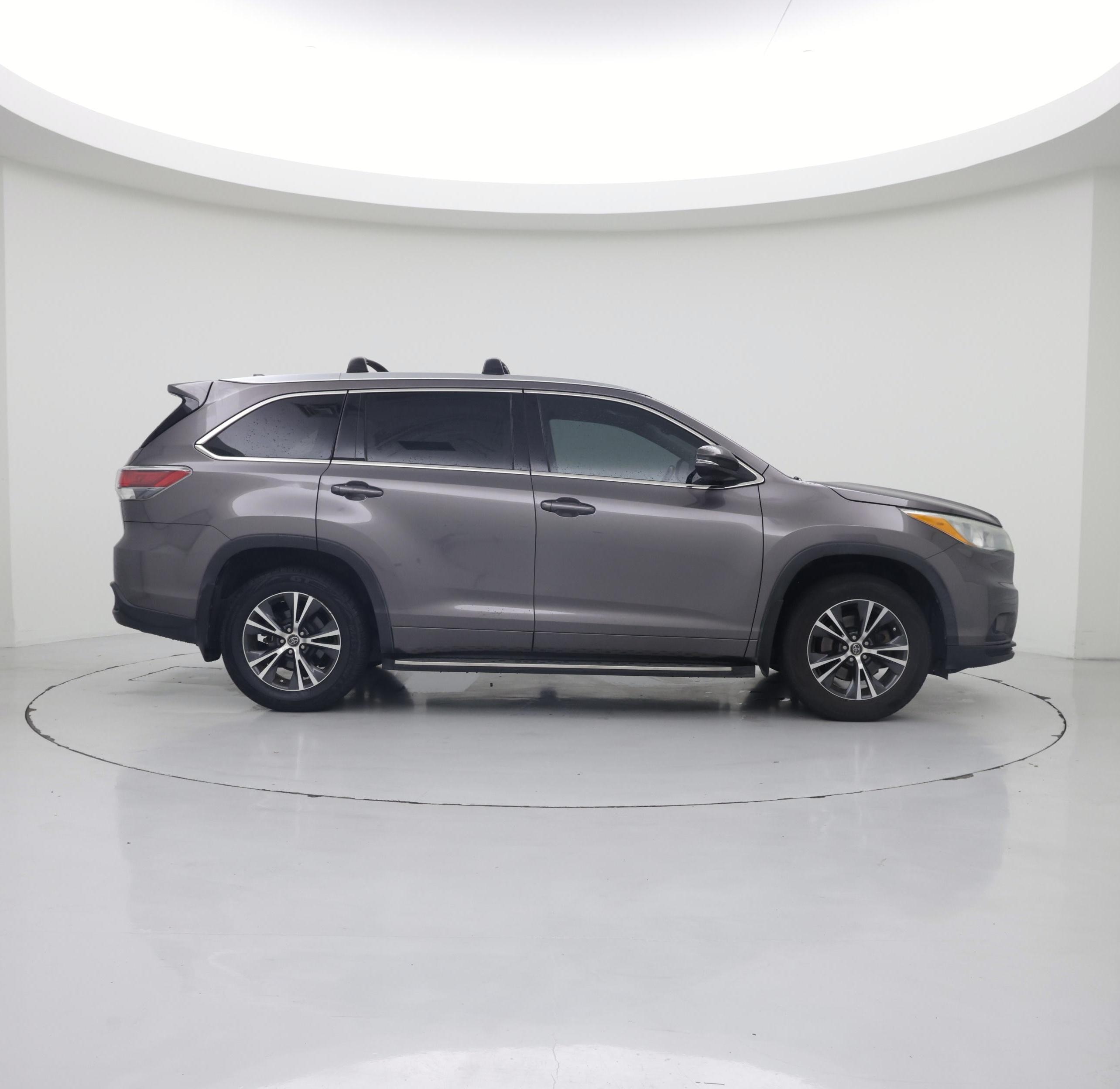 Thumbnail: 2016 Toyota Highlander - 7