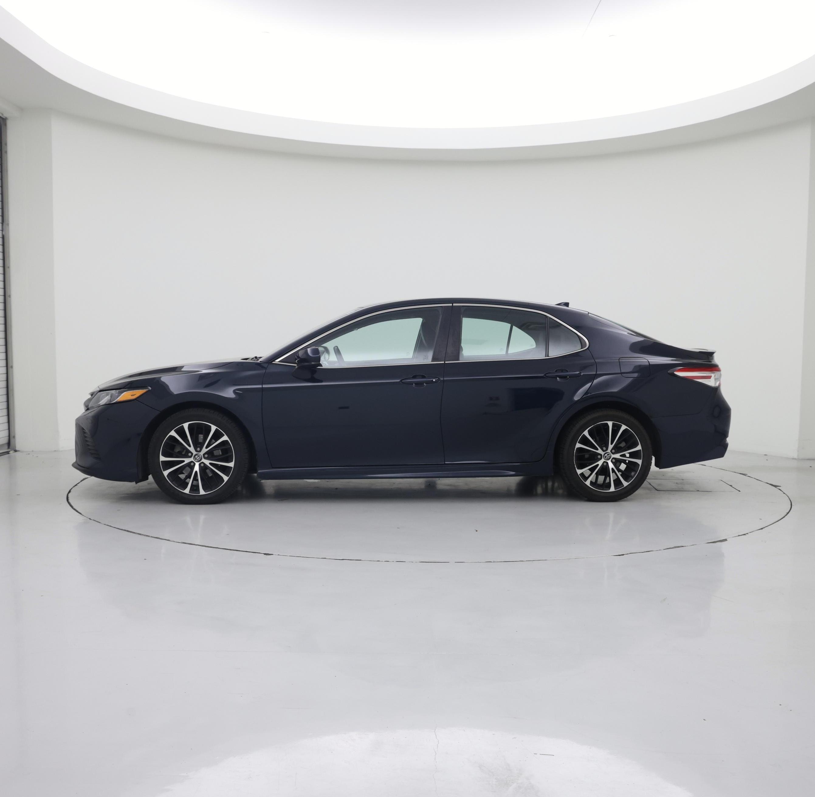 Thumbnail: 2020 Toyota Camry - 3