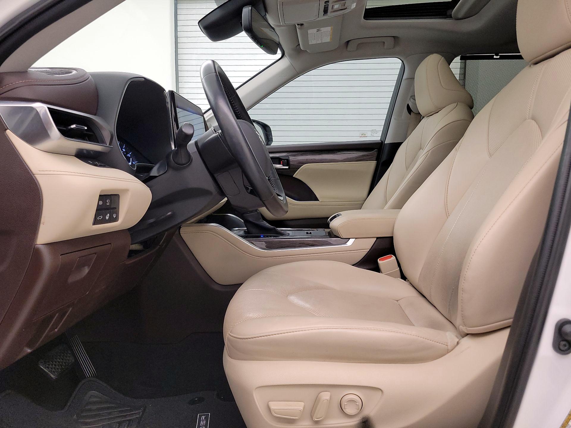 Thumbnail: 2020 Toyota Highlander - 11