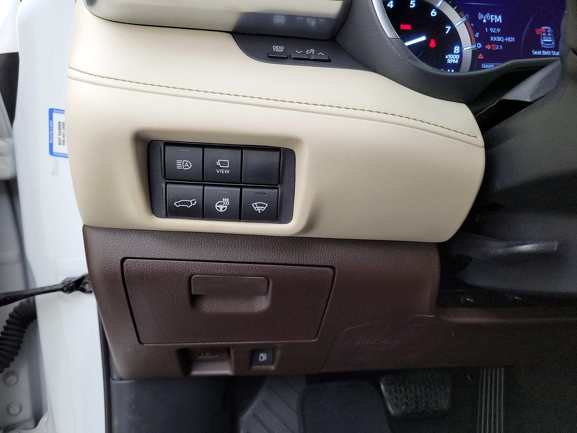 Thumbnail: 2020 Toyota Highlander - 13