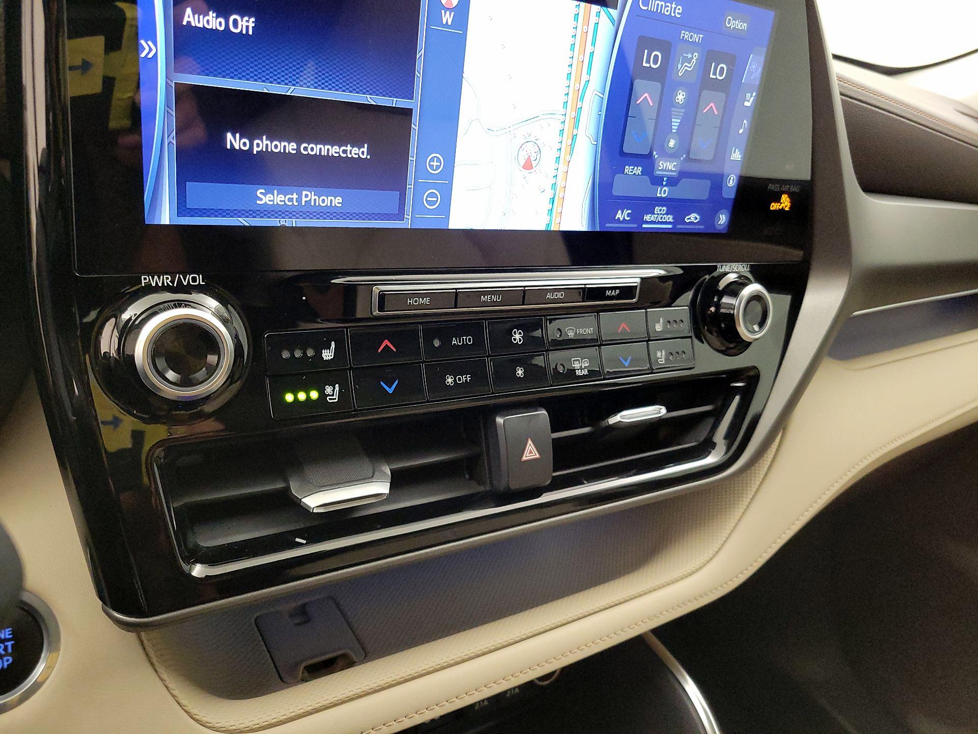 Thumbnail: 2020 Toyota Highlander - 17