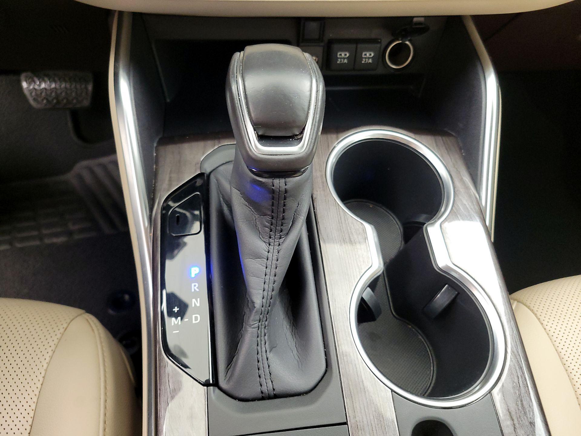 Thumbnail: 2020 Toyota Highlander - 18