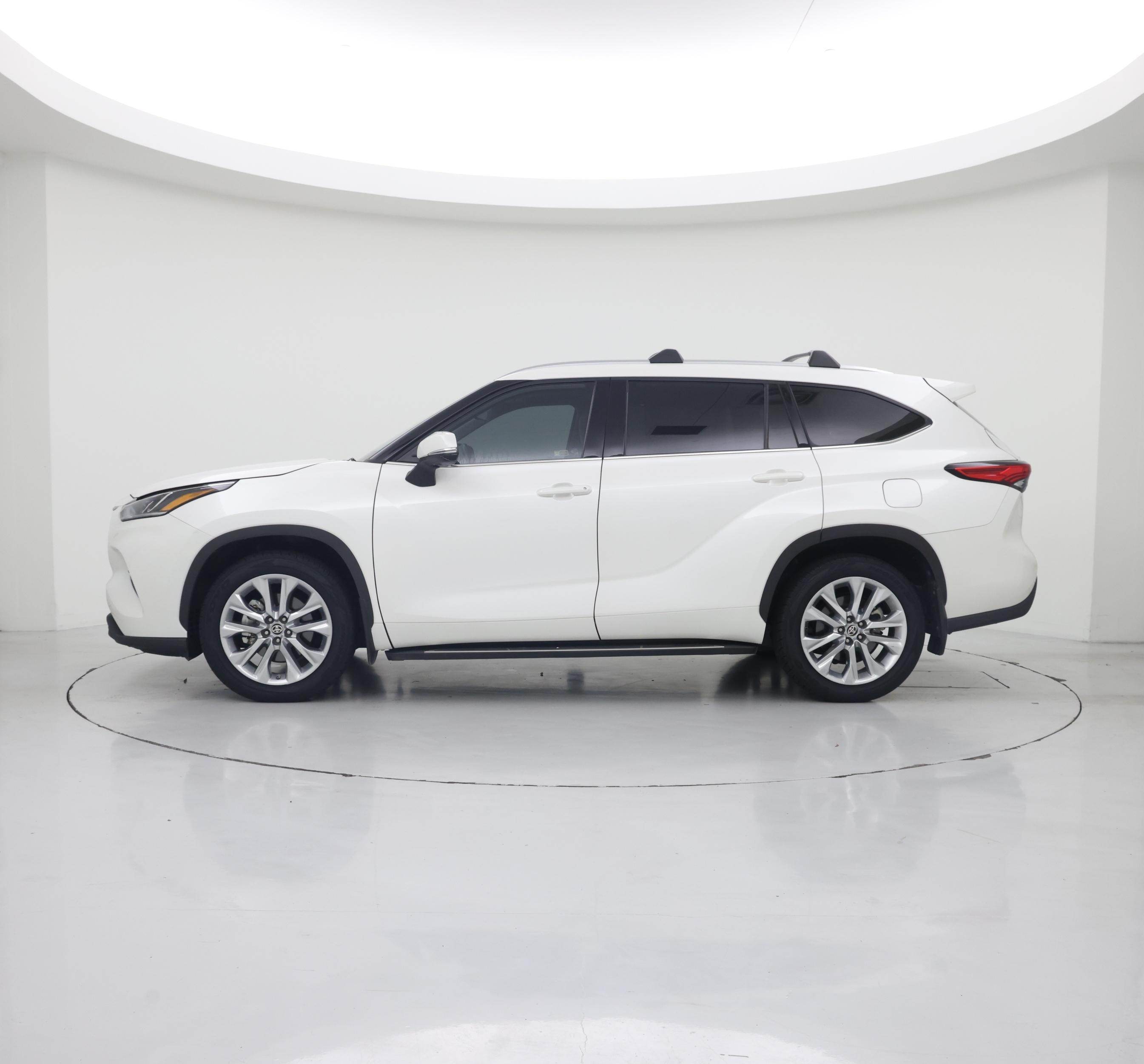 Thumbnail: 2020 Toyota Highlander - 3