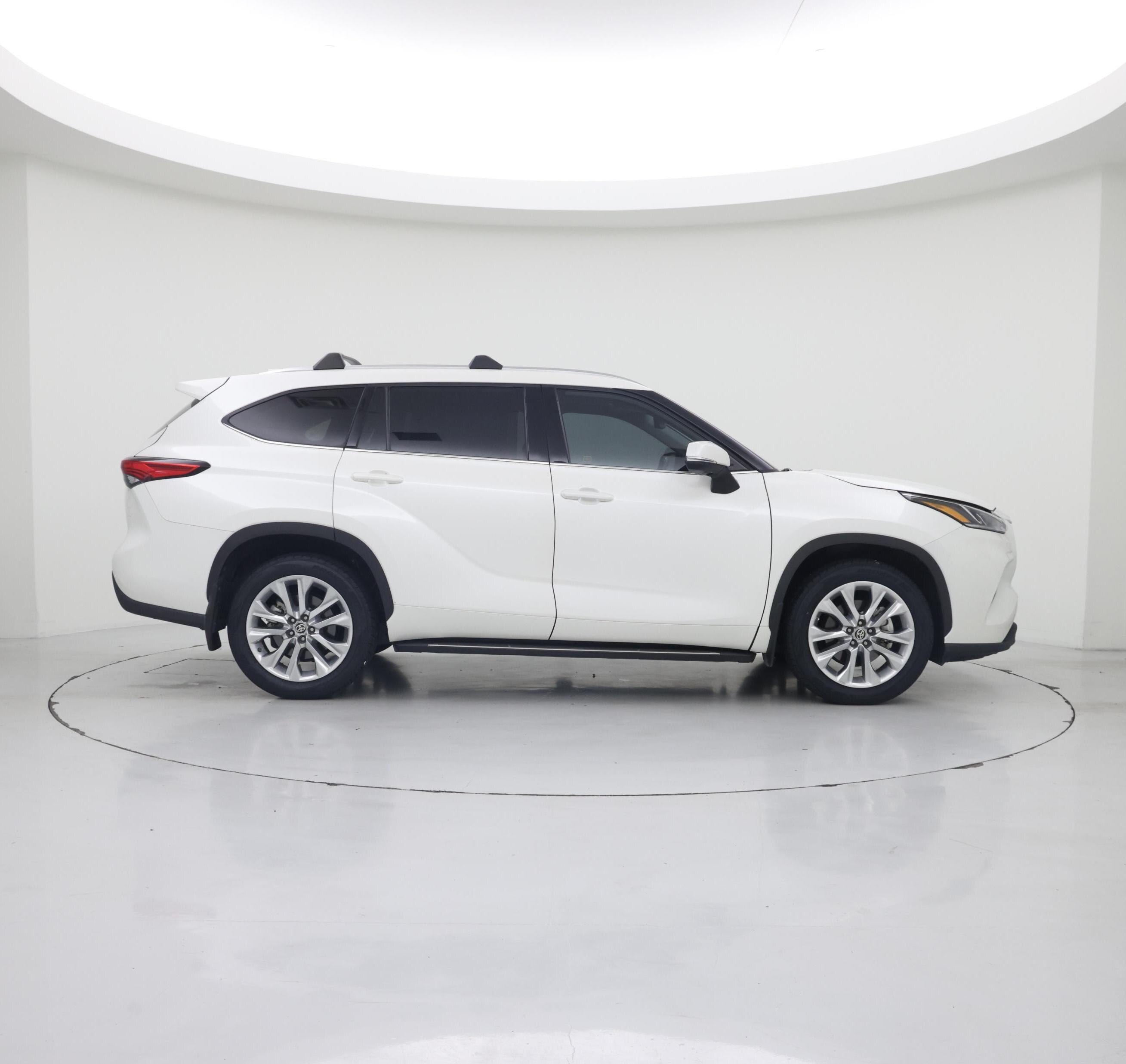 Thumbnail: 2020 Toyota Highlander - 7