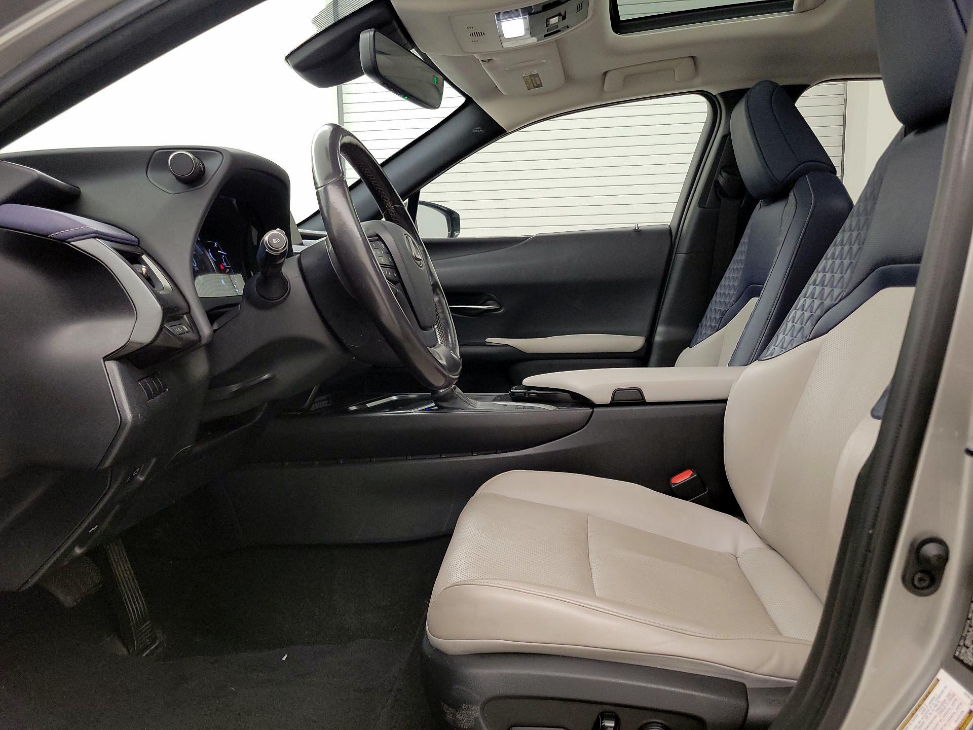 Thumbnail: 2020 Lexus UX - 11