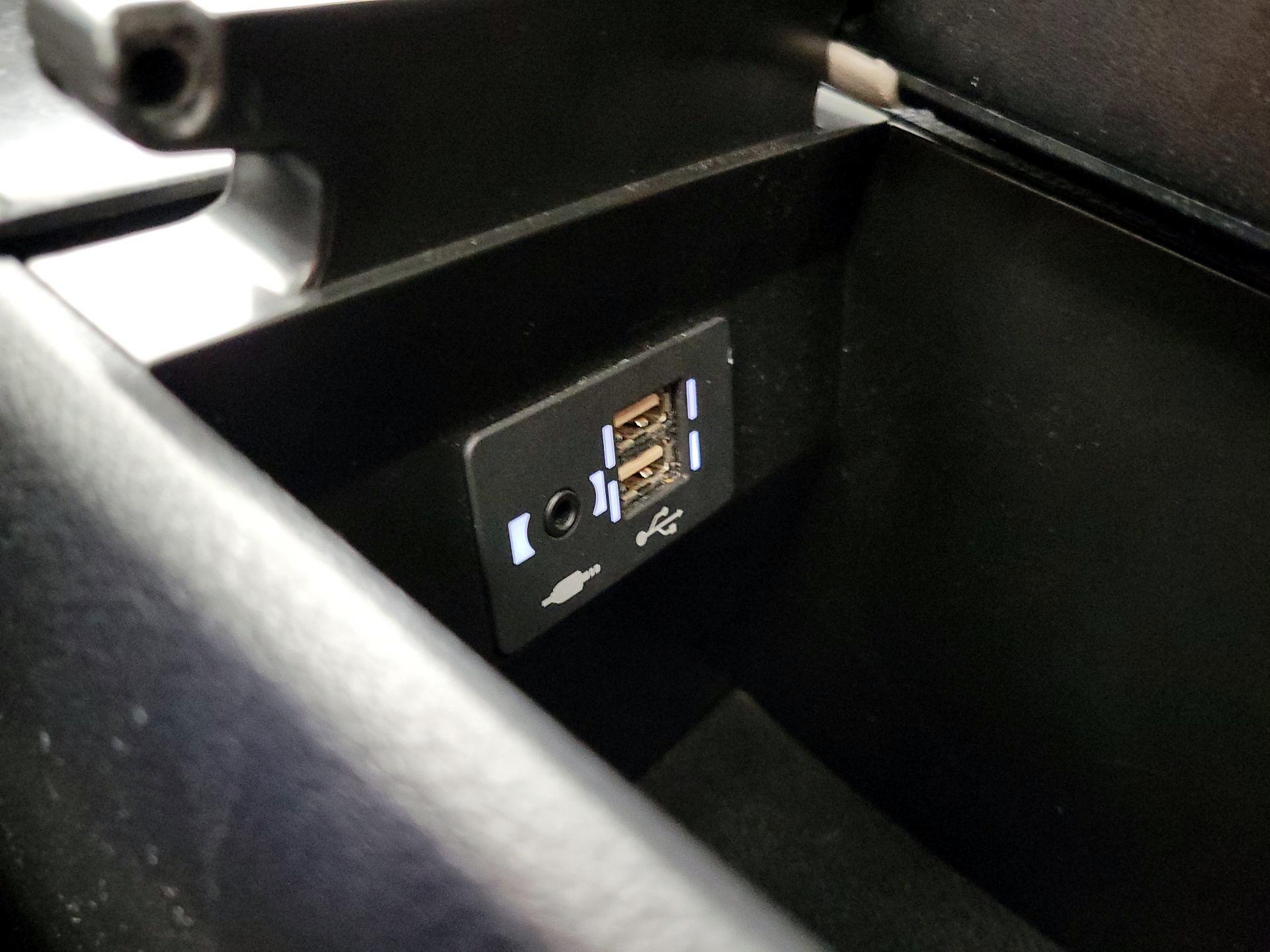 Thumbnail: 2020 Lexus UX - 18