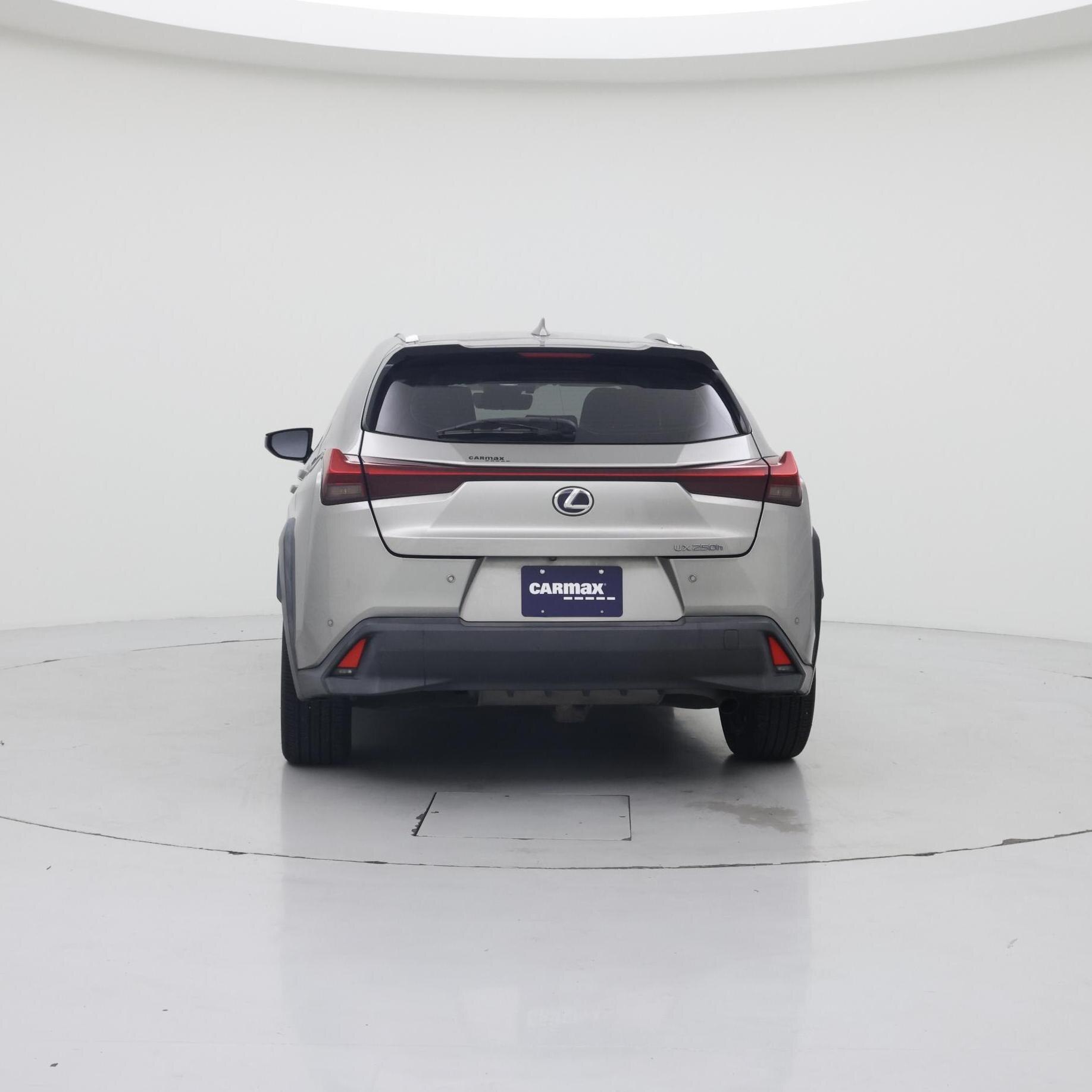 Thumbnail: 2020 Lexus UX - 6