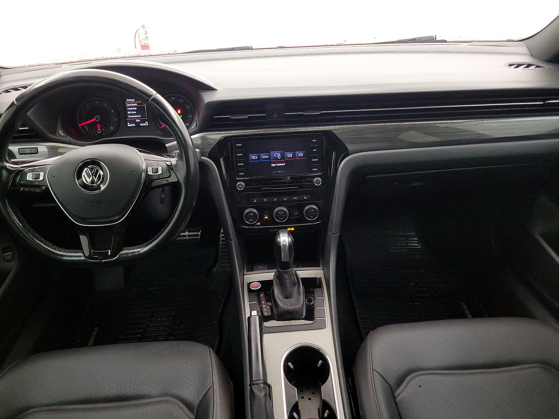Thumbnail: 2022 Volkswagen Passat - 9