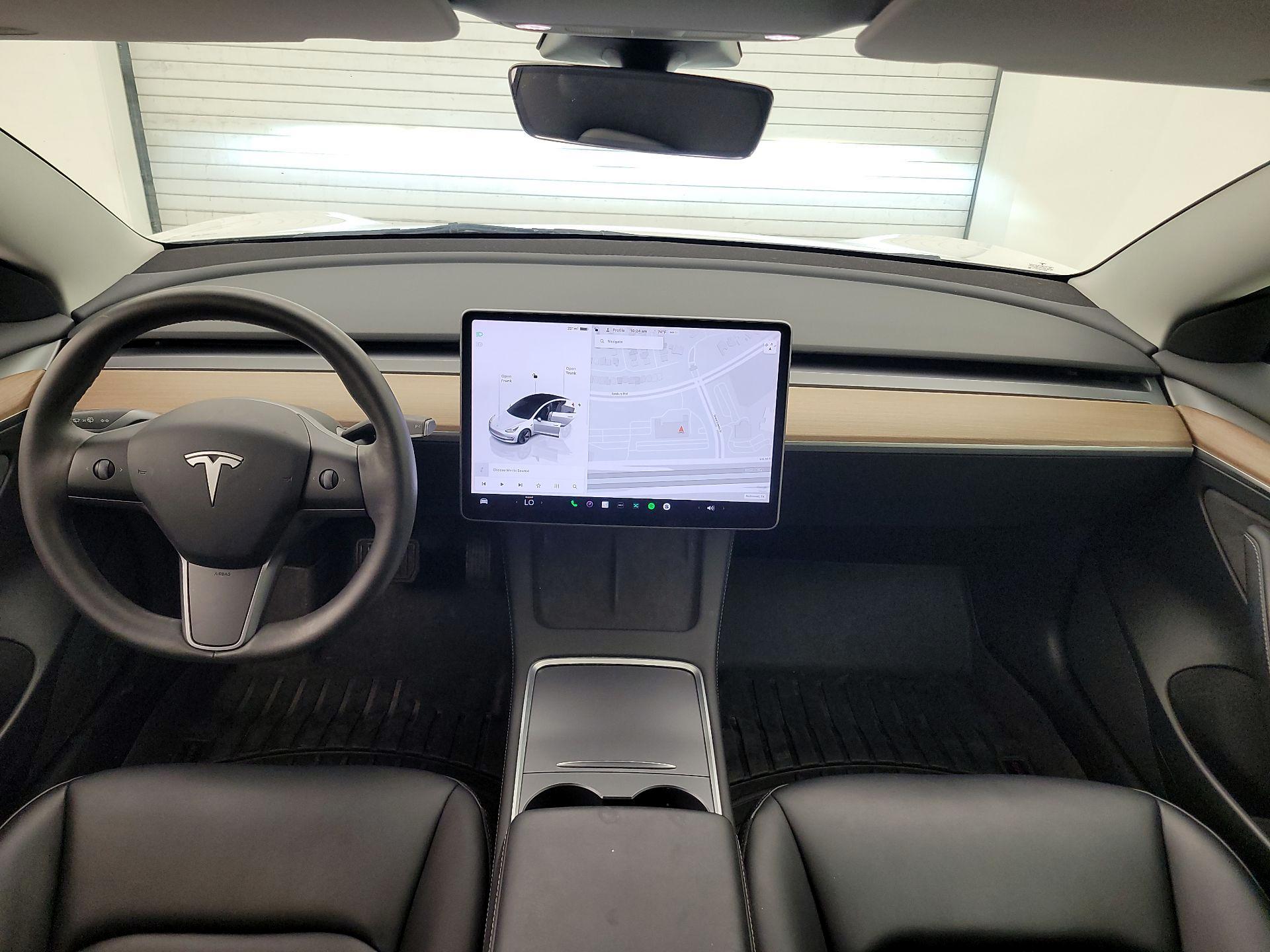 Thumbnail: 2023 Tesla Model 3 - 9