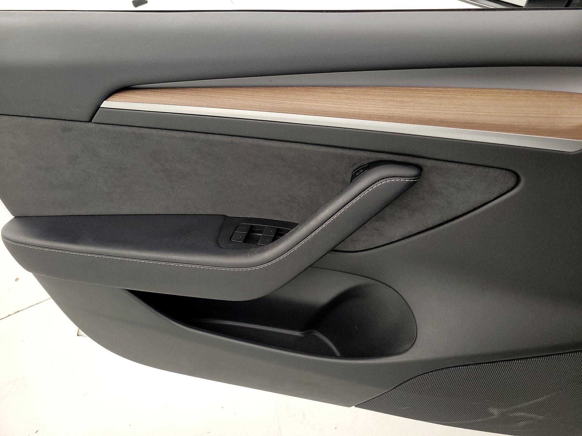 Thumbnail: 2023 Tesla Model 3 - 12