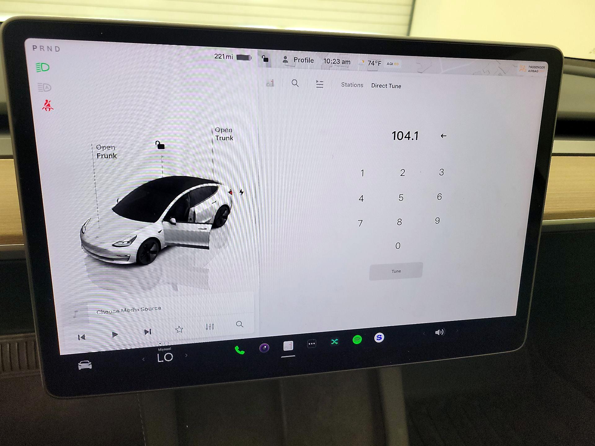 Thumbnail: 2023 Tesla Model 3 - 15