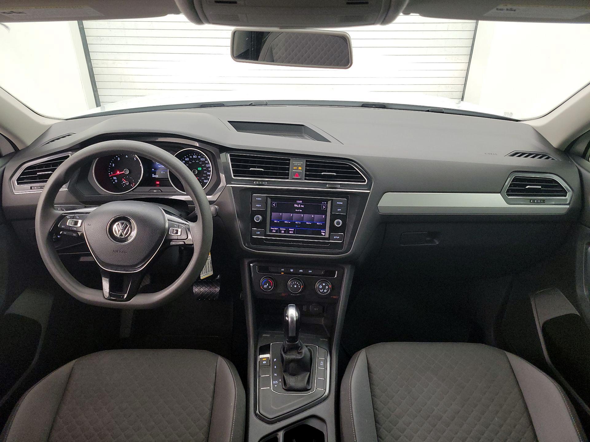 Thumbnail: 2018 Volkswagen Tiguan - 9
