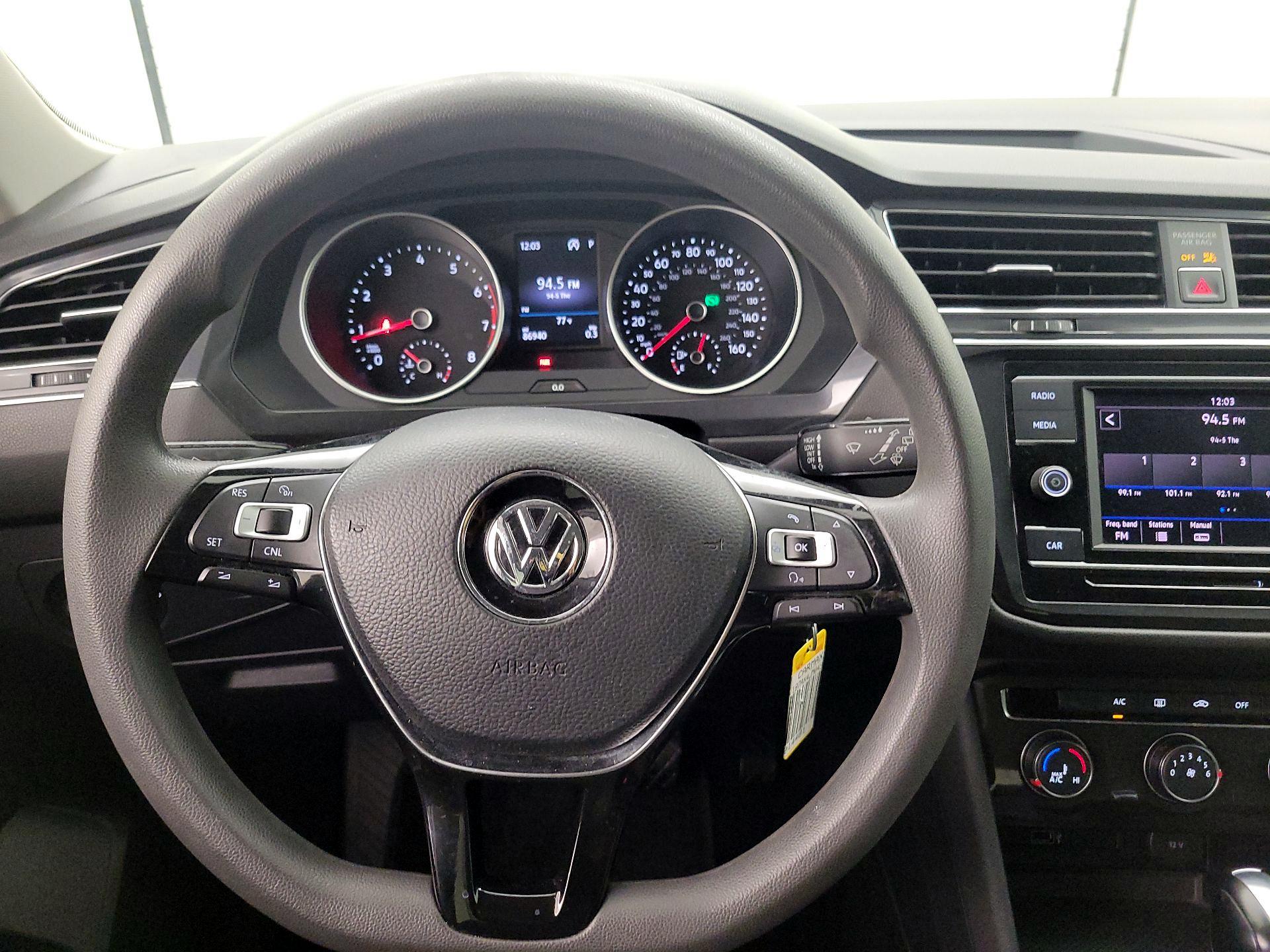Thumbnail: 2018 Volkswagen Tiguan - 10