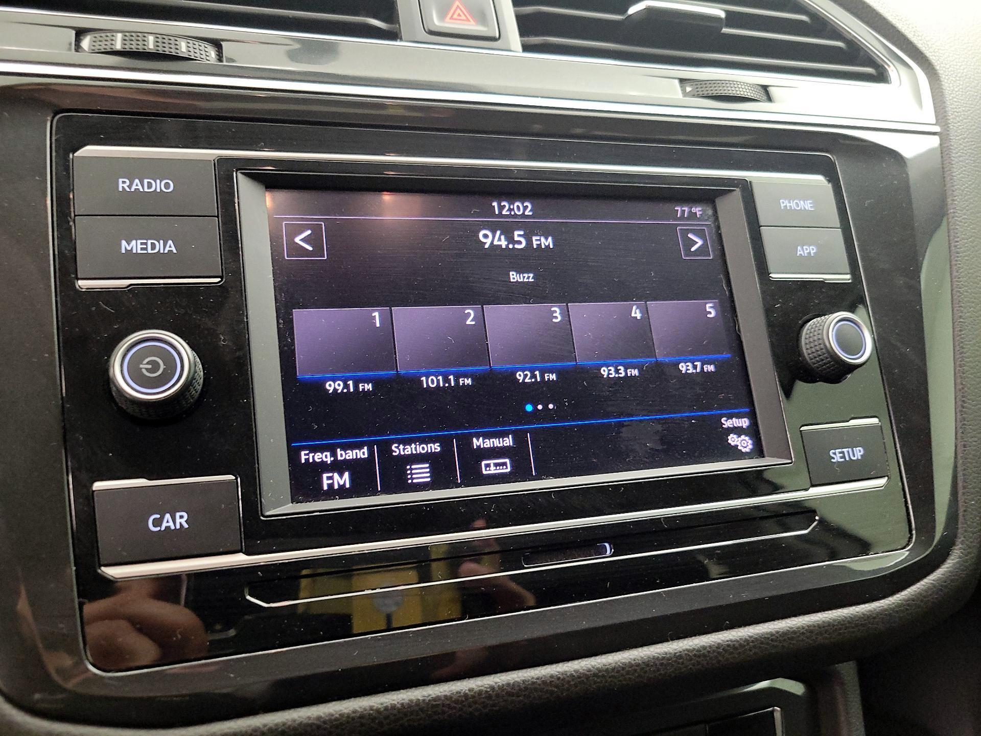 Thumbnail: 2018 Volkswagen Tiguan - 15