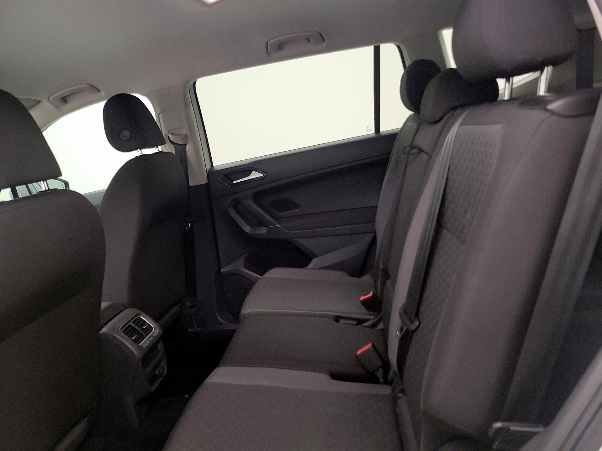 Thumbnail: 2018 Volkswagen Tiguan - 19