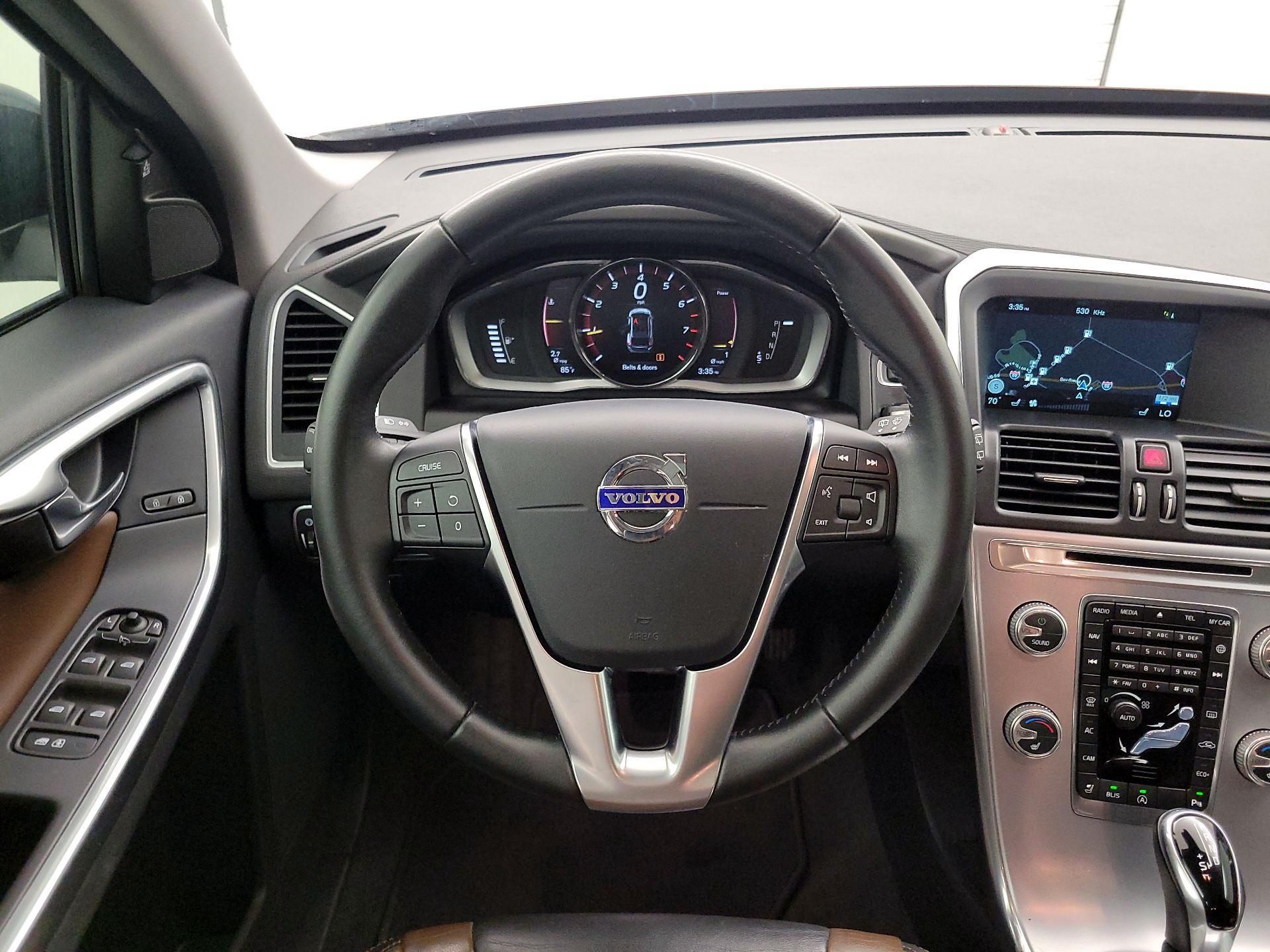 Thumbnail: 2017 Volvo XC60 - 10